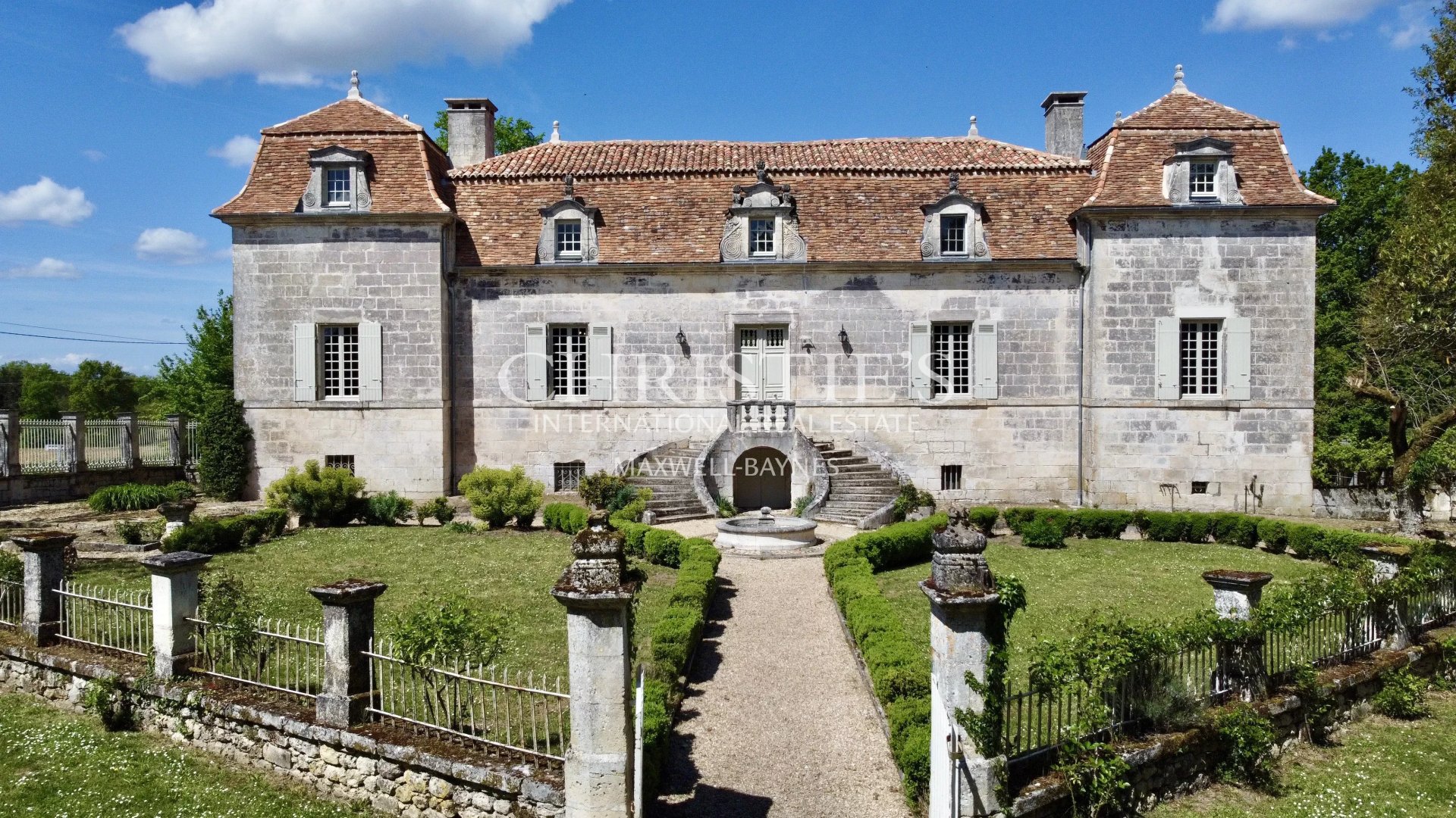 6 Bedroom Chateau's Image 33