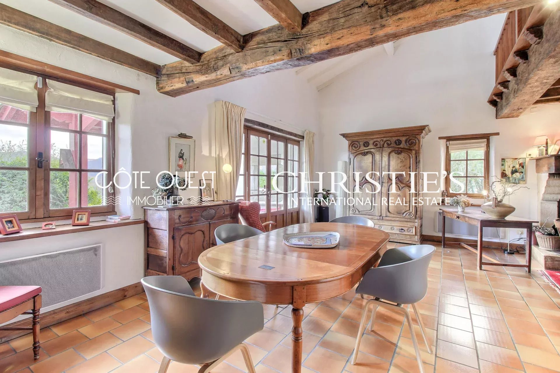 4 Bedroom Villa/Townhouse's Image 4