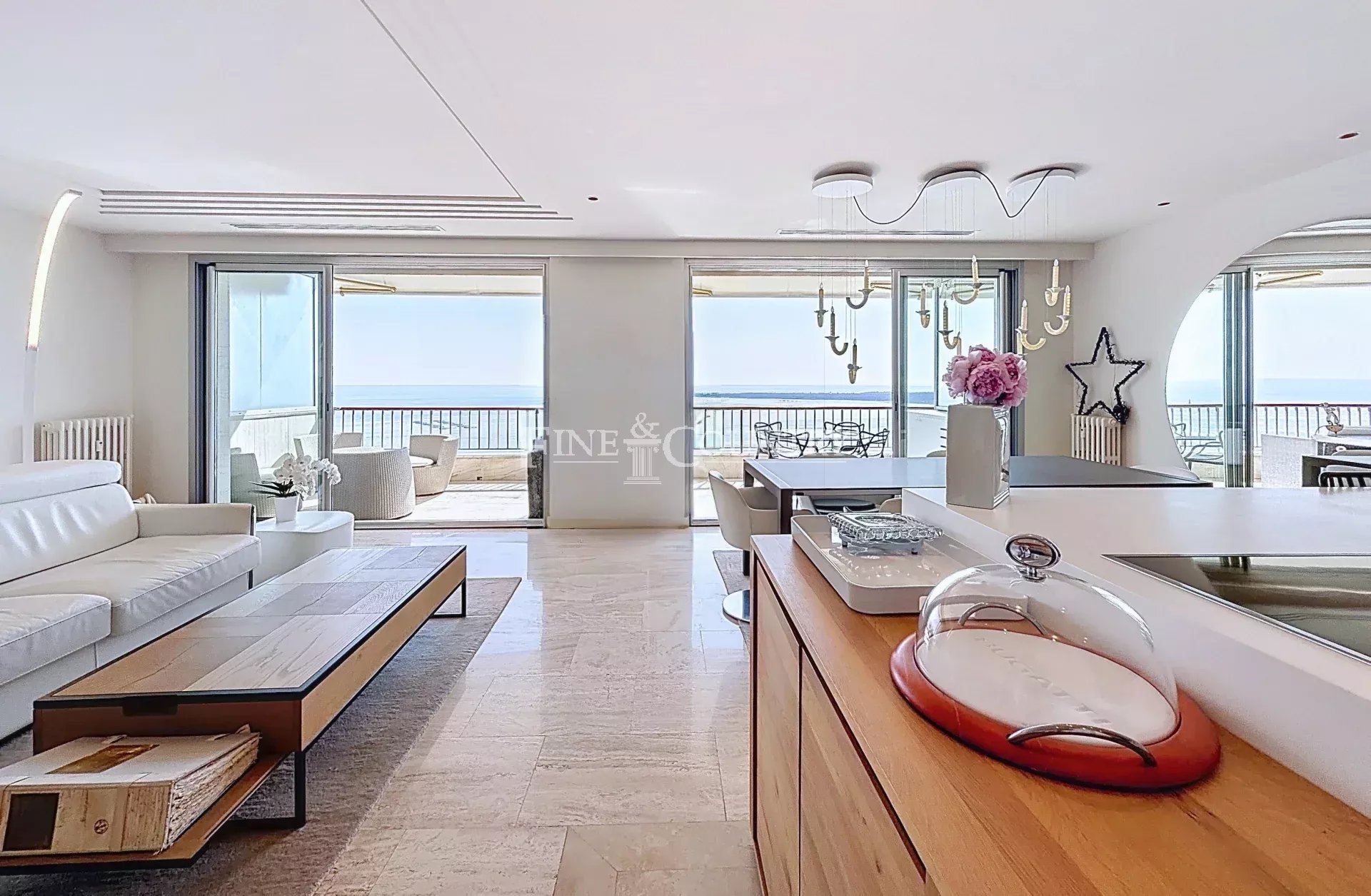 Photo of Apartment for sale in Cannes panoramic sea view