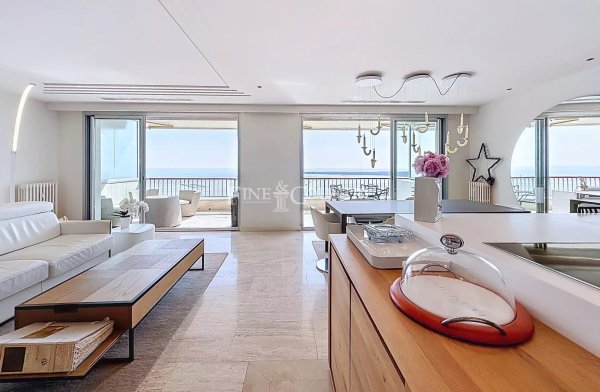 Apartment for sale in Cannes panoramic sea view — photo 3