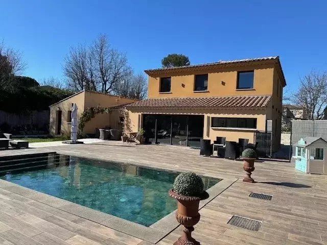 Maison contemporaine 2 suites 2 chambres appartement indépendant Piscine