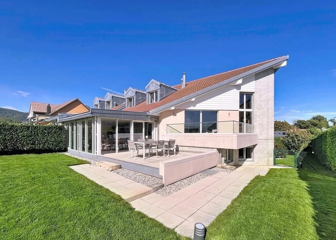 Stunning family residence with panoramic lake and Alpine views – Bursinel