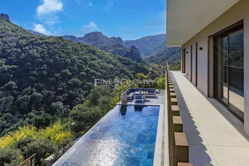 Villa for sale in Mandelieu — Luxury Family Villa for Sale in Mandelieu | Panoramic Sea Views