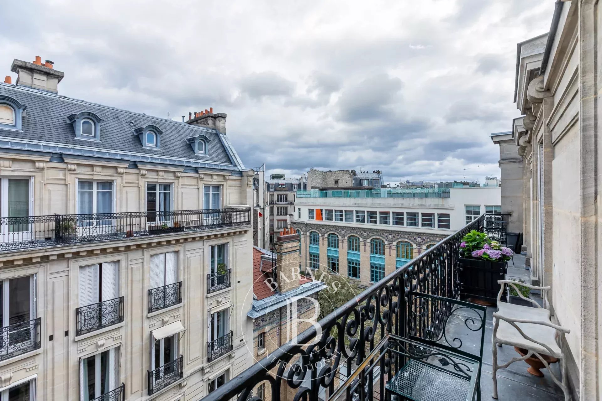 Daire Paris 8ème - picture 17