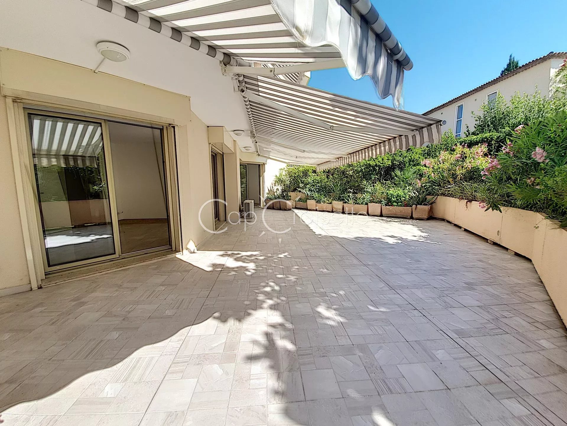 Cannes Palm Beach Moure Rouge 2p rez de jardin piscine