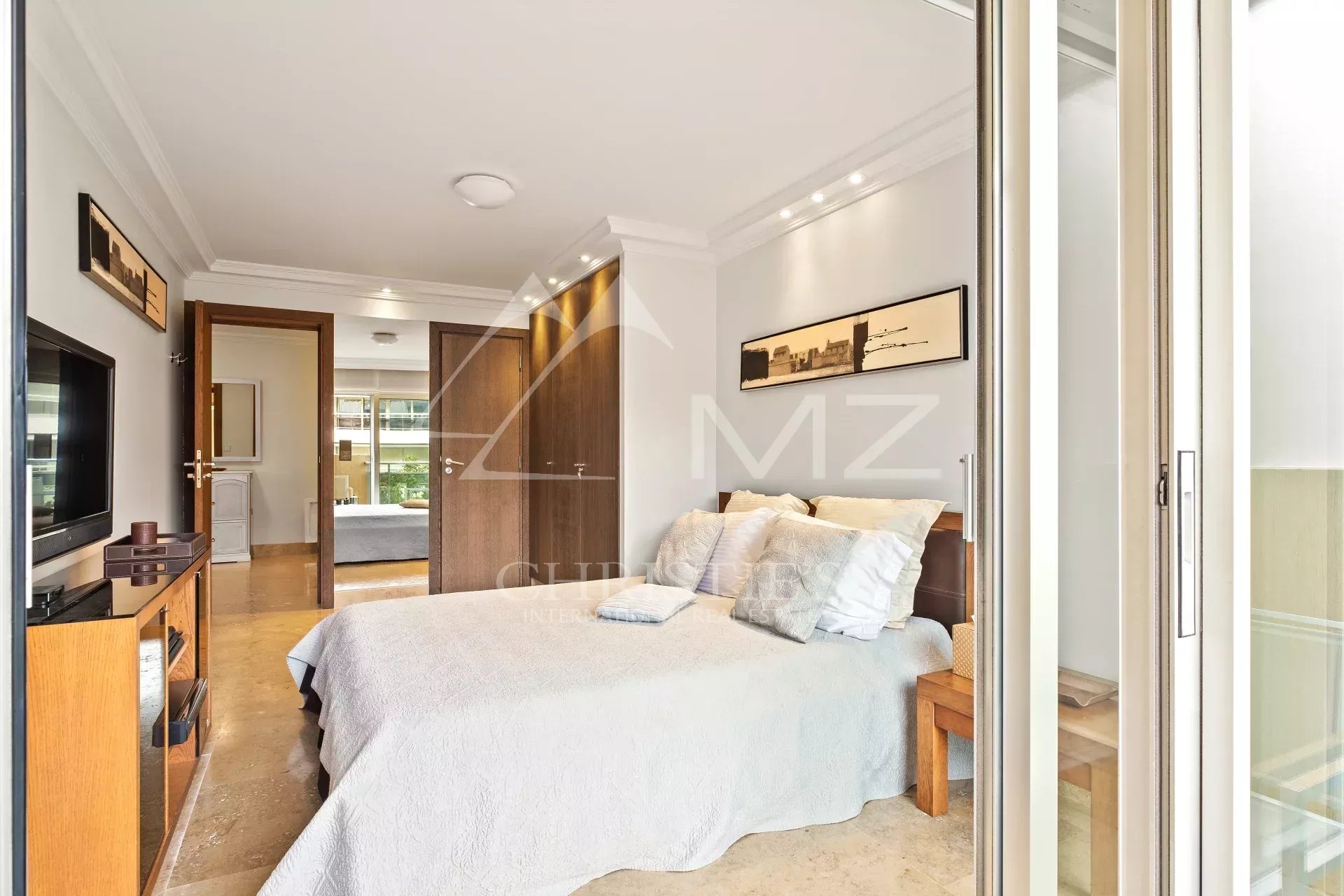 2 Bedroom Apartment/Flat's Image 5