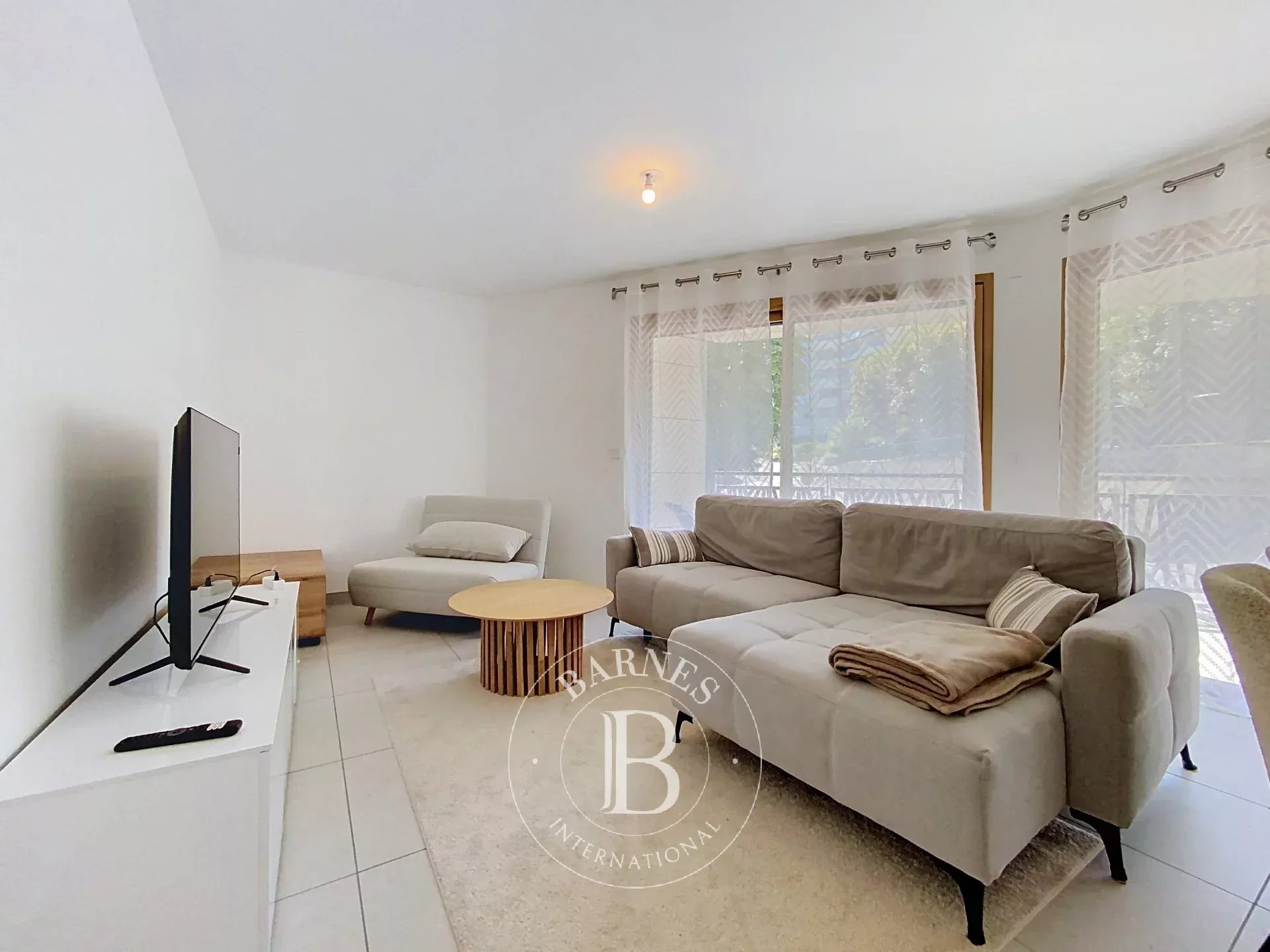Appartement Évian-les-Bains  -  ref 87090667 (picture 2)