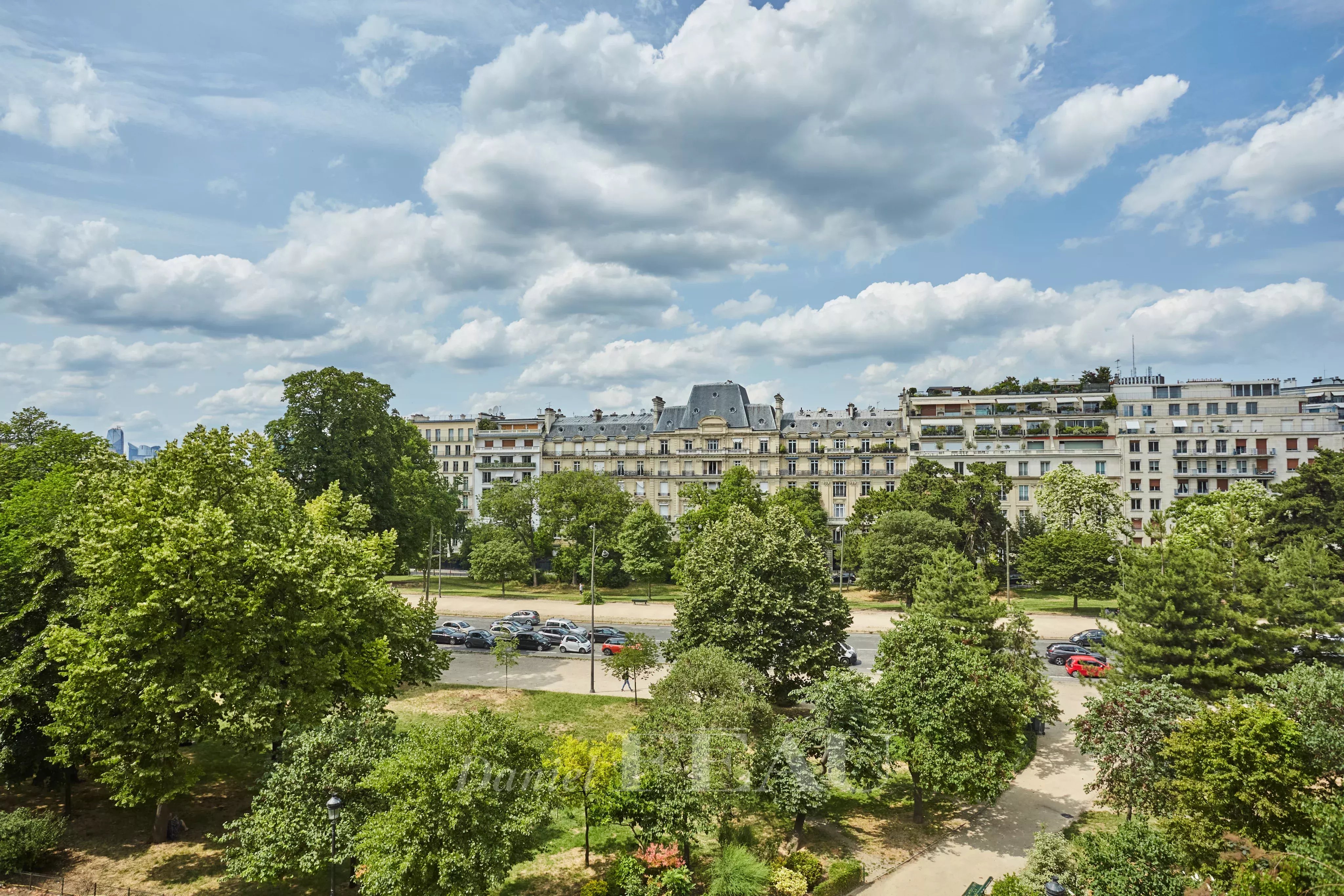 Sale Apartment Paris 16th