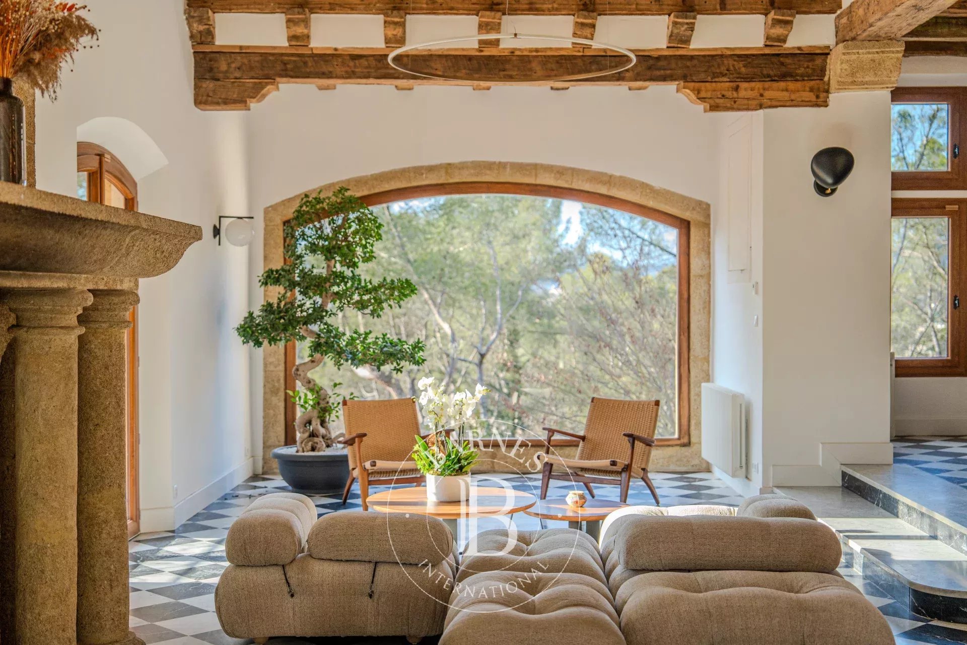 EXCLUSIVE - AIX-EN-PROVENCE - 19TH CENTURY FORMER HUNTING LODGE - 1000 SQM - 2 HA GARDEN - POOL - TENNIS COURT - PANORAMIC VIEW - picture 6 title=