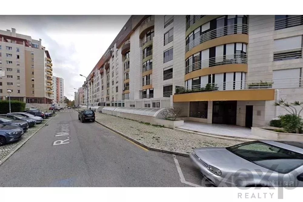 Amplo Escritório ao Lumiar com 2 estacionamentos