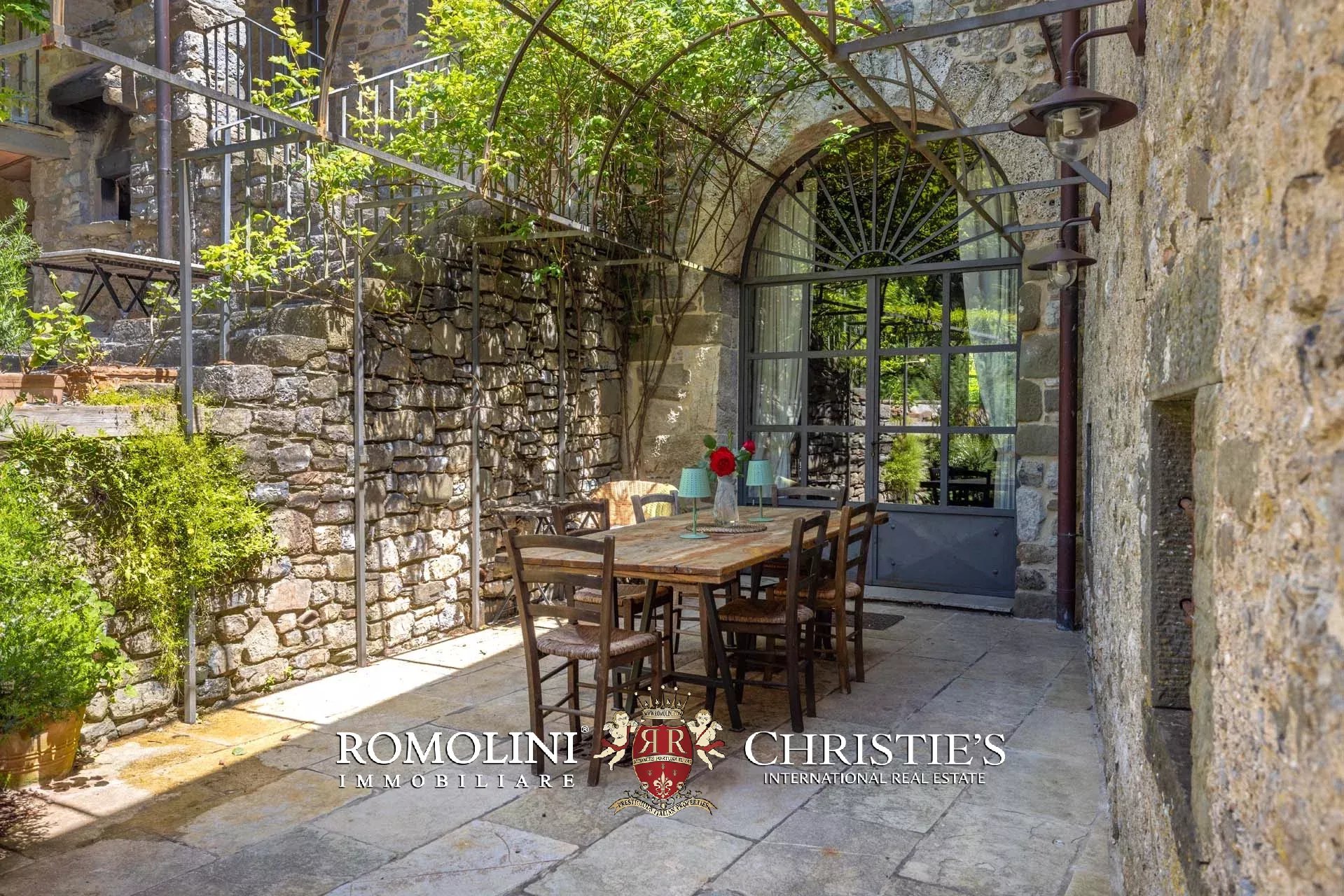 10 Bedroom Villa/Townhouse's Image 18