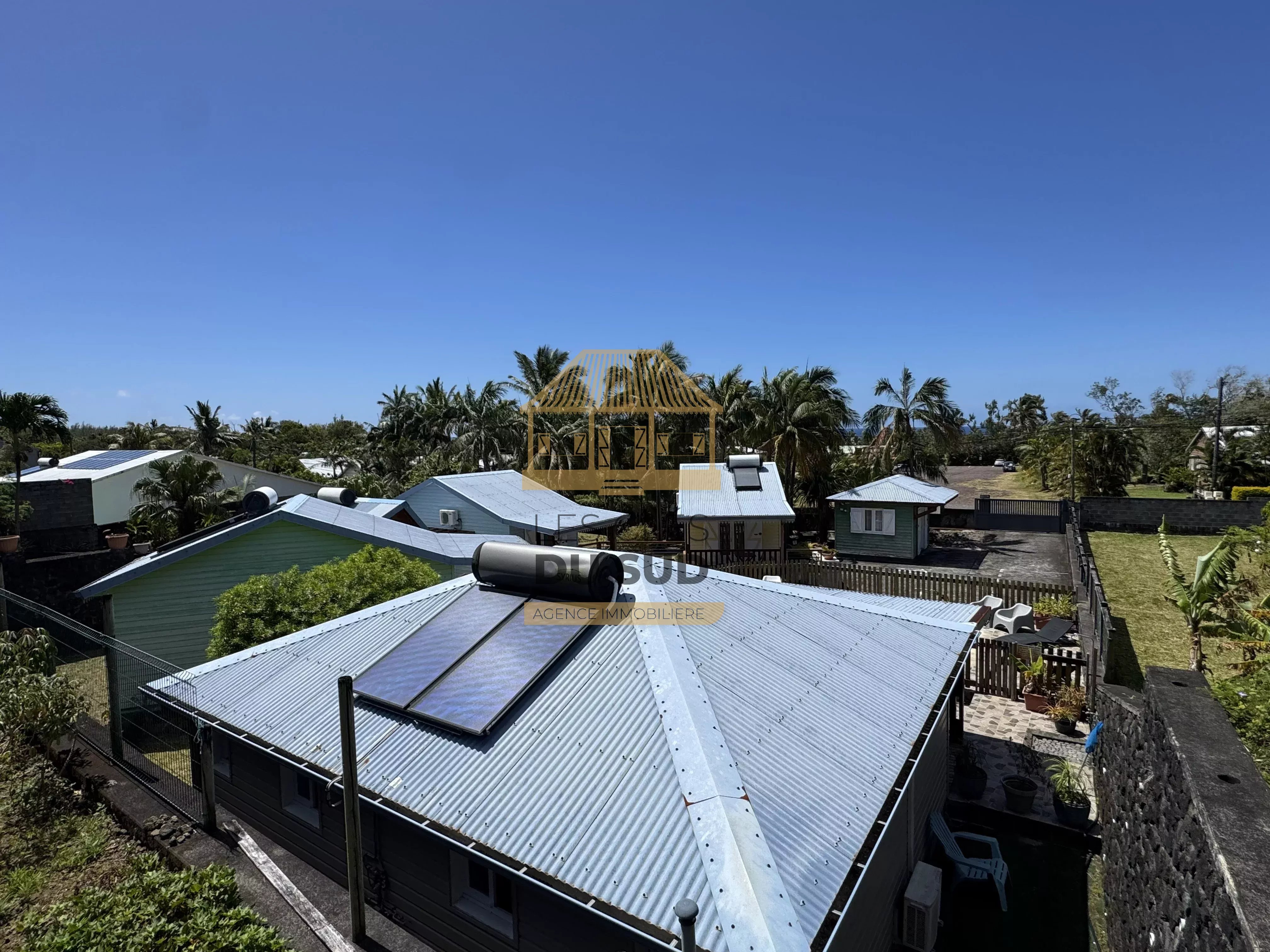 SAINT-PHILIPPE – BASSE VALLÉE – ENSEMBLE DE 5 BUNGALOWS EN LOCATION SAISONNIÈRE