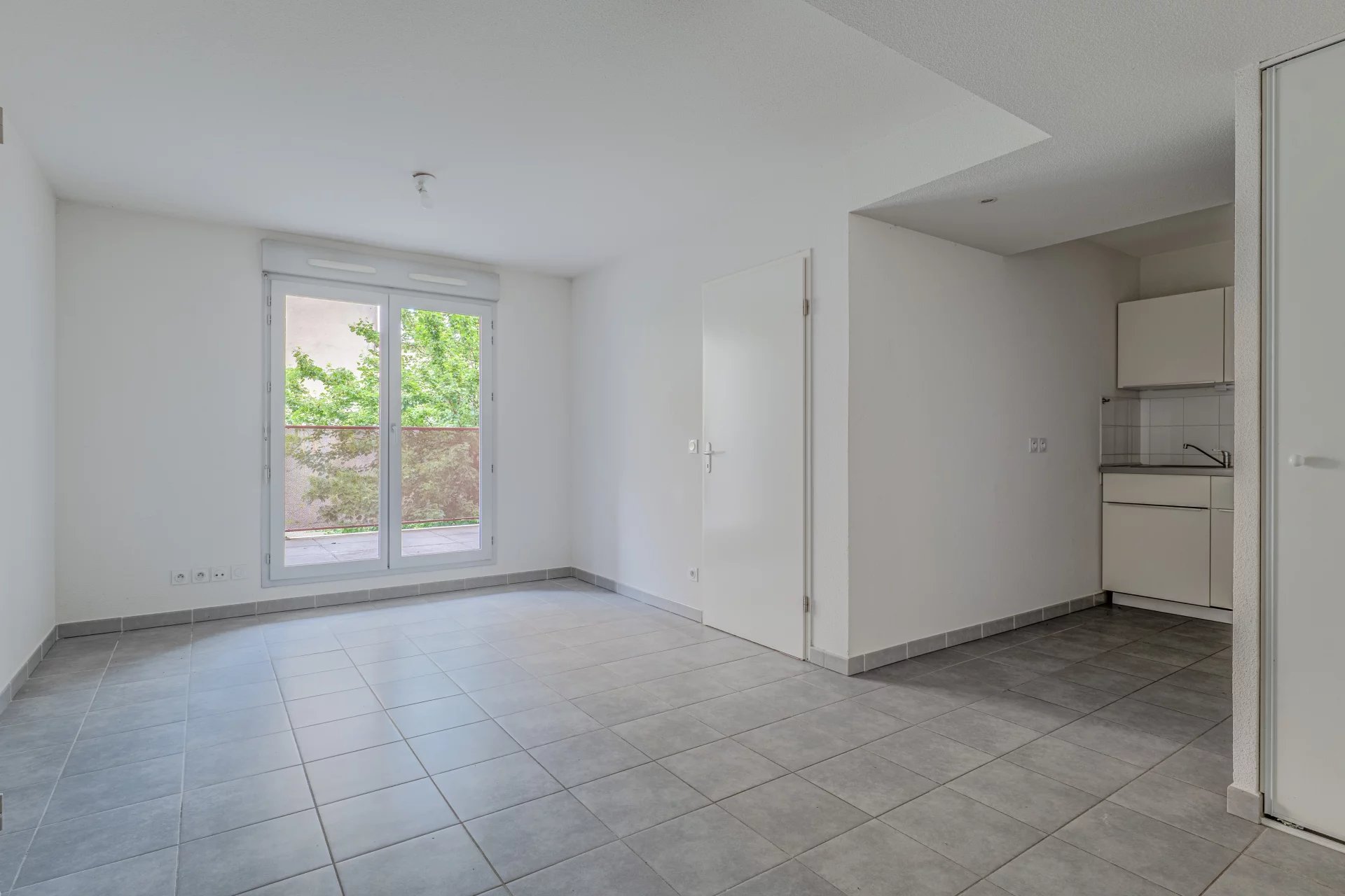 Appartement T3 au calme avec terrasse et parking