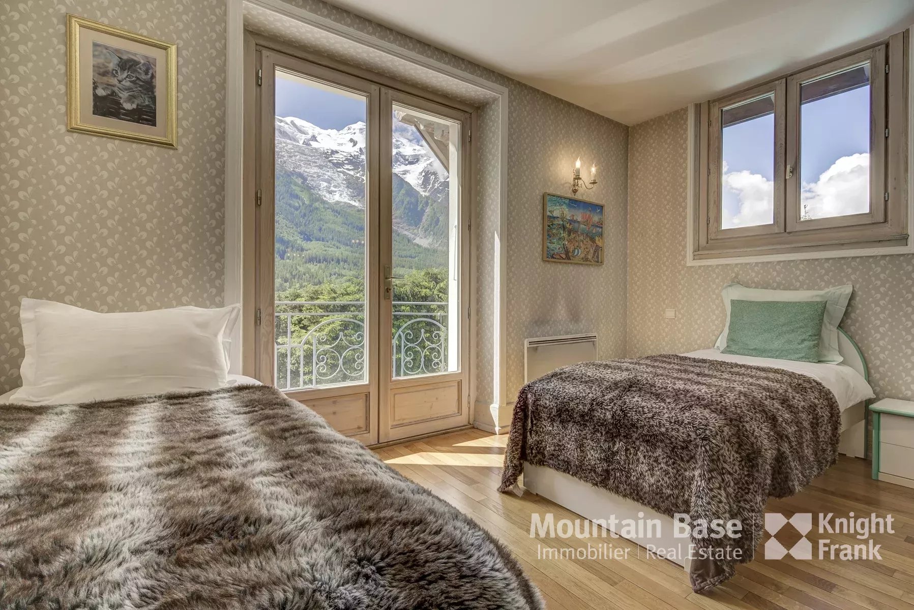 Photo of 1920s period-style, 6-bedroom house with pool in central Chamonix