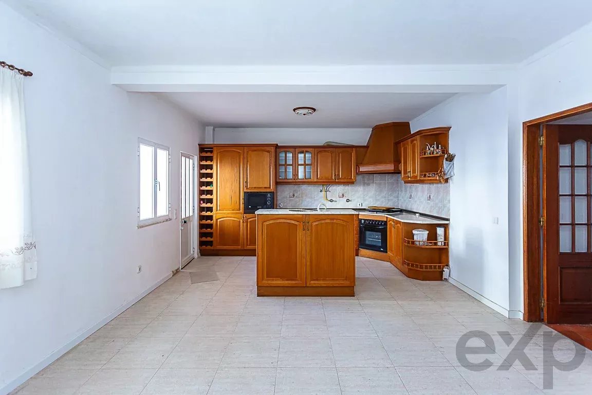 Three-bedroom house with potential for rental income – Gambelas, Montenegro 86834316 image 13