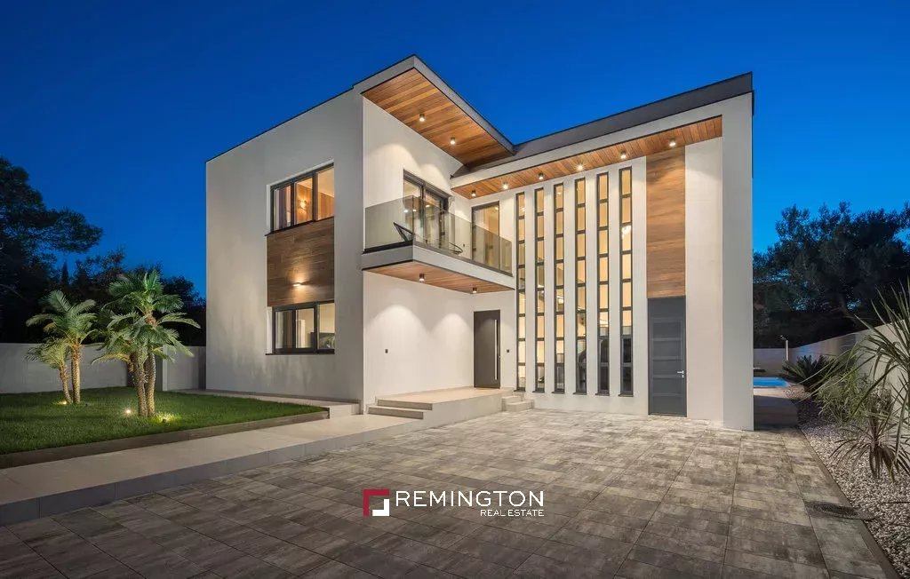 4 Bedroom Villa/Townhouse's Image 32
