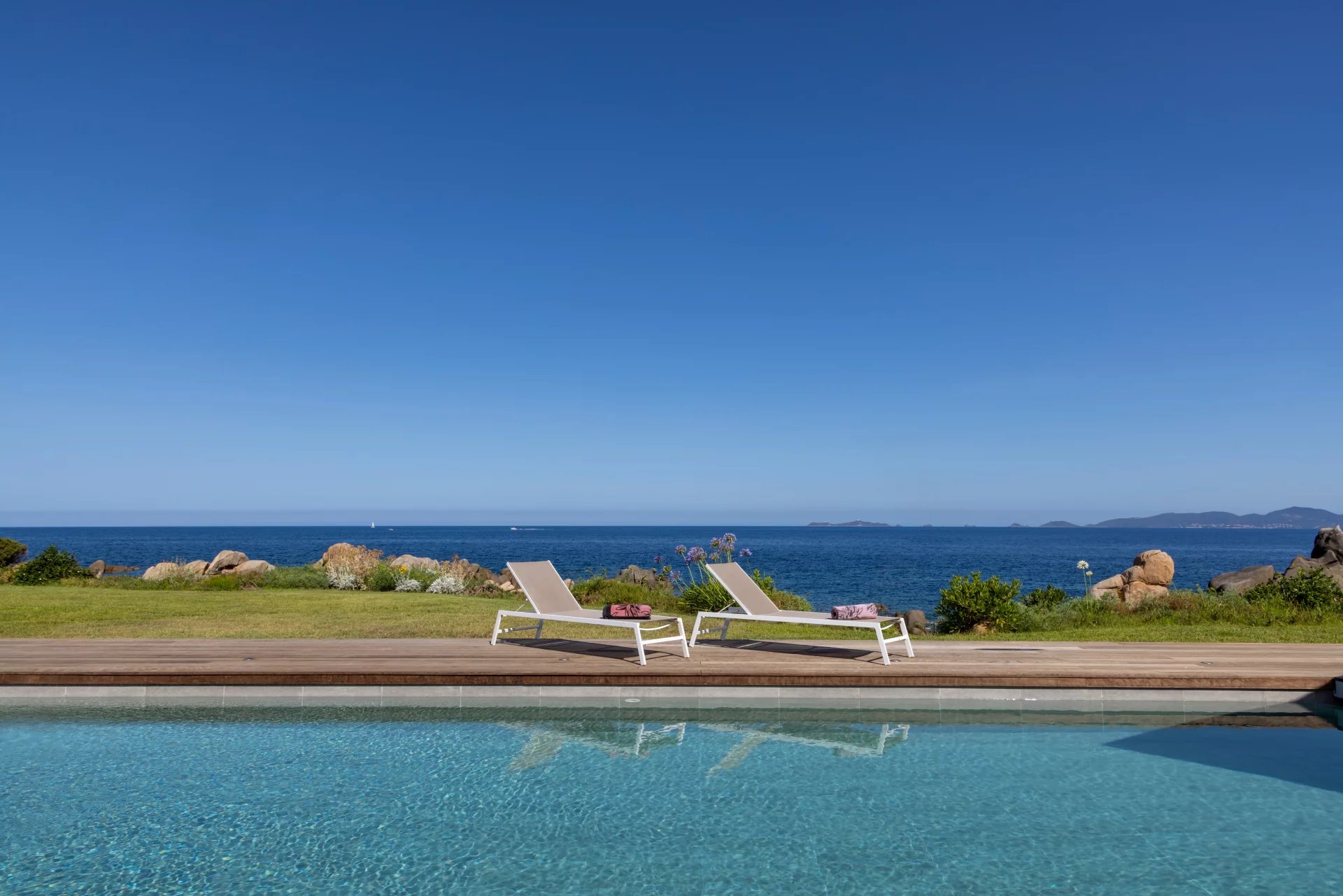 Villa CALYPSO-6 chambres, piscine, vue mer panoramique