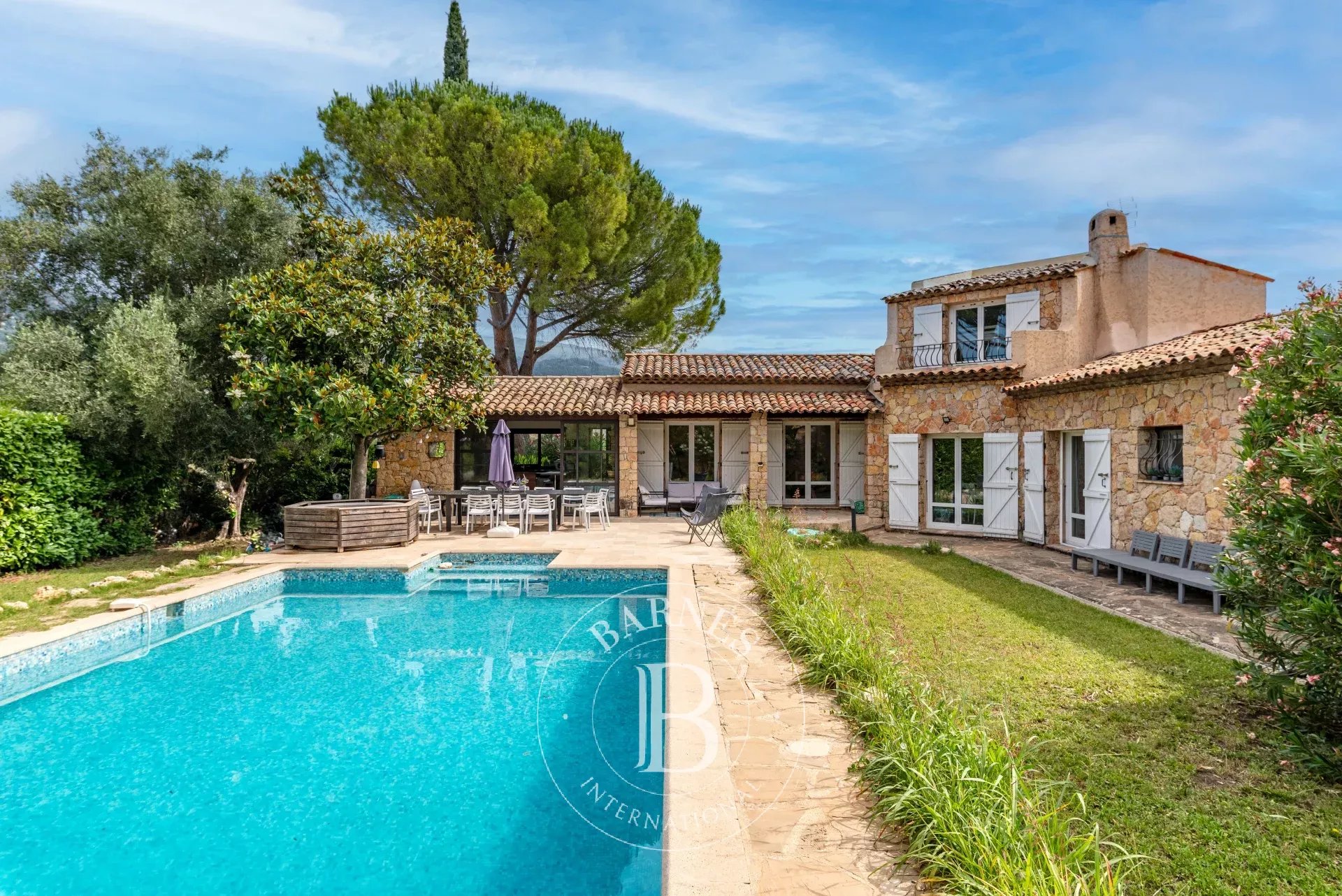 Ev Peymeinade - picture 10