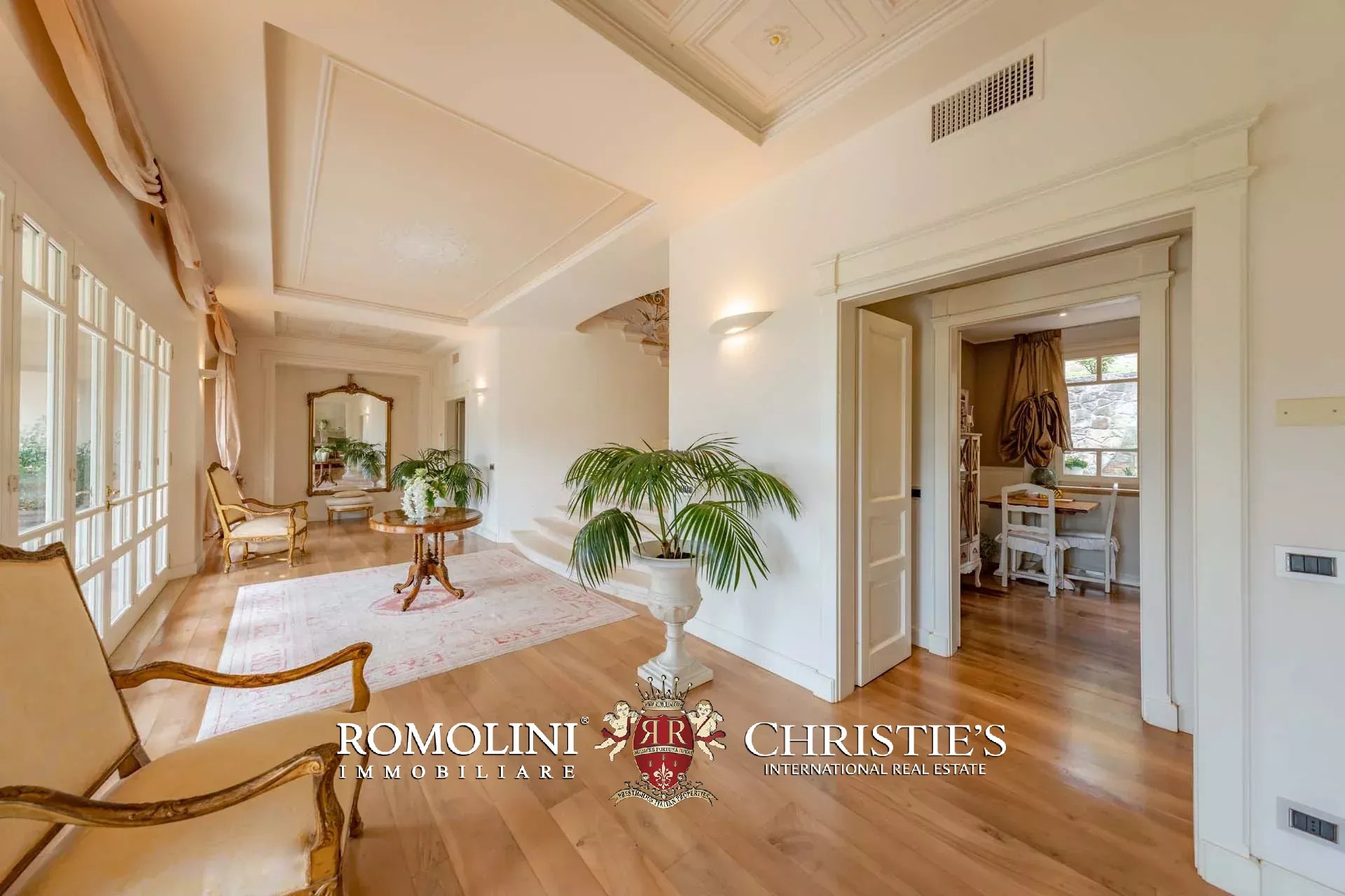 10 Bedroom Villa/Townhouse's Image 12