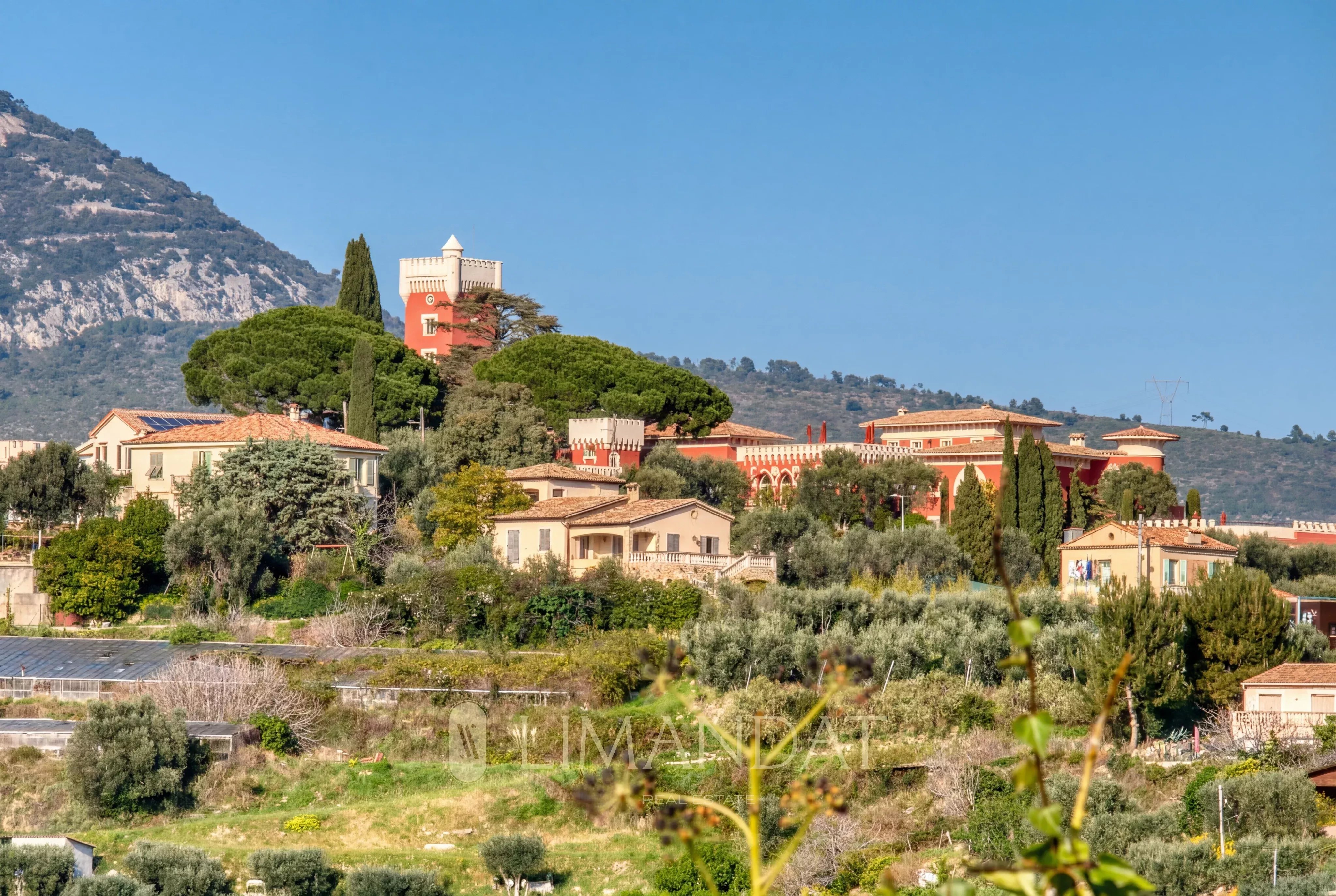 Nice Crémat – Renovated single-story villa with a pool in the hills of Nice