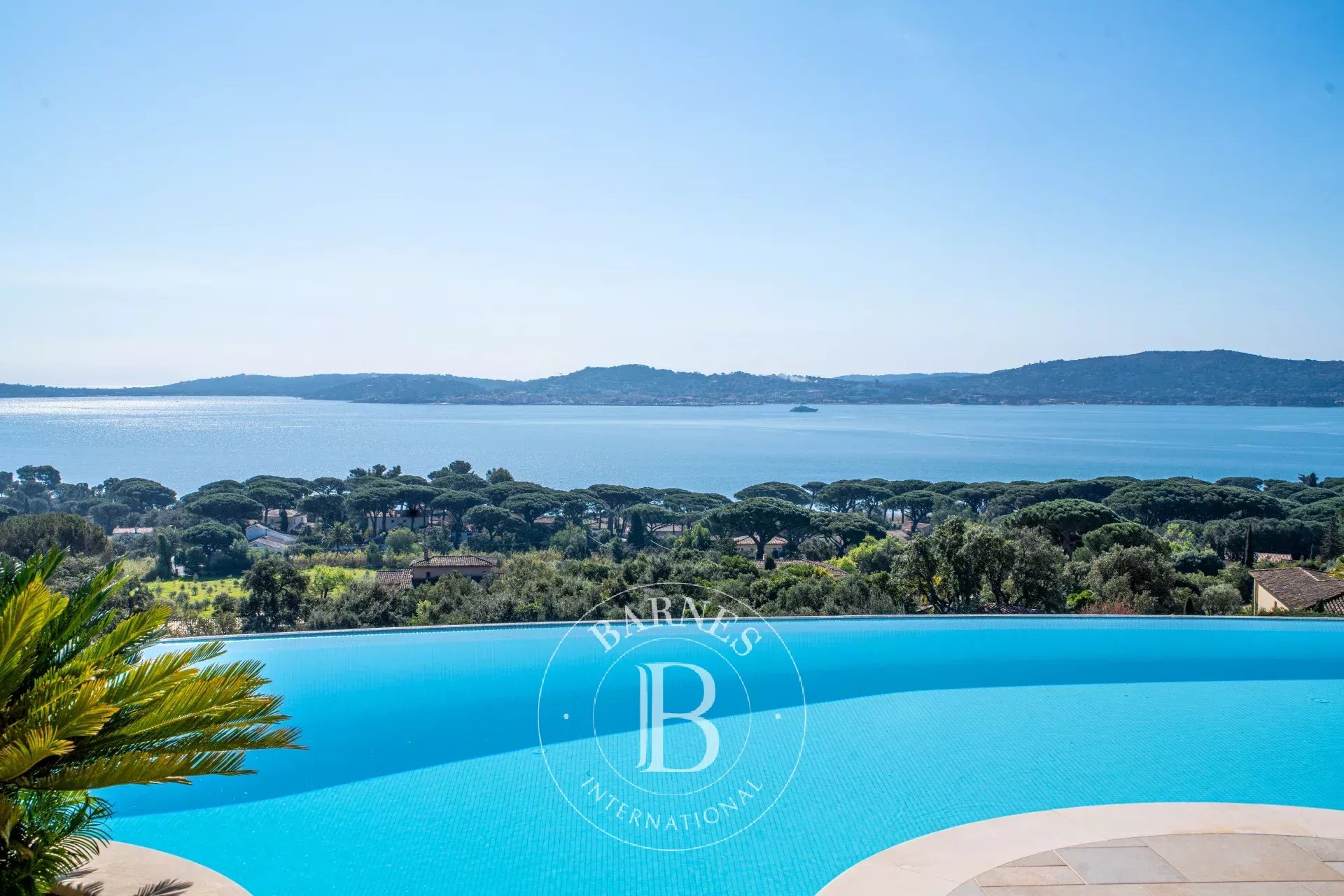 GRIMAUD - VILLA FACING SAINT-TROPEZ - PANORAMIC SEA VIEW