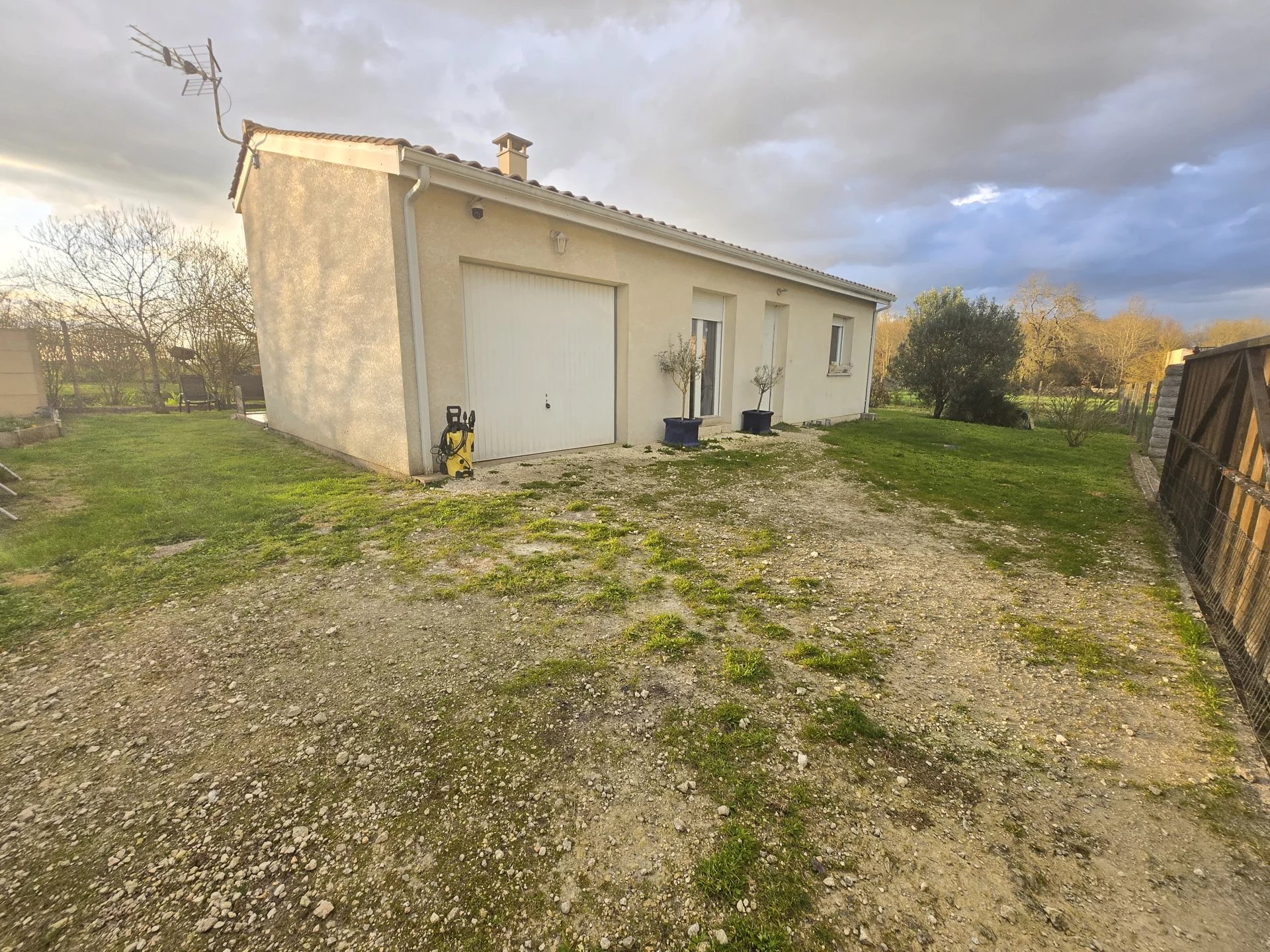 Agence immobilière de ROSER BEATRICE