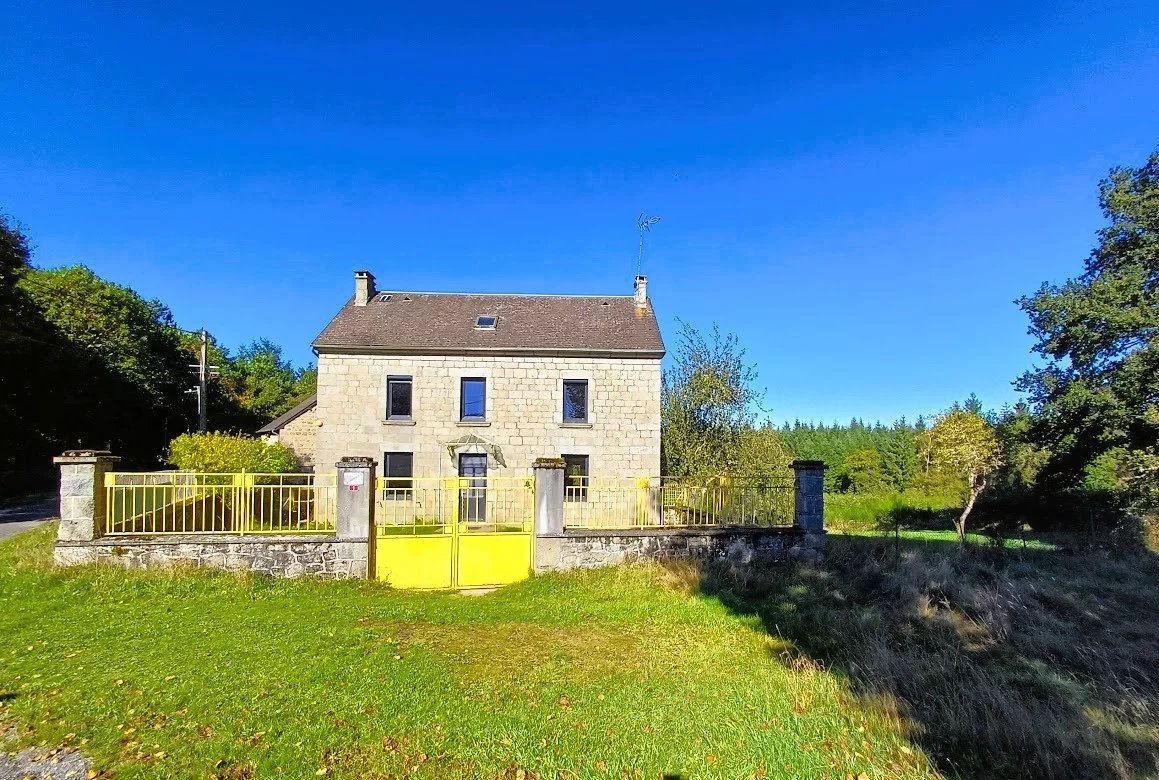 A vendre en Creuse une maison, grange et terrain (9040m²)