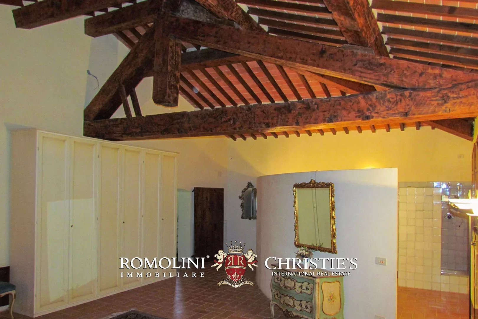 6 Bedroom Villa/Townhouse's Image 35