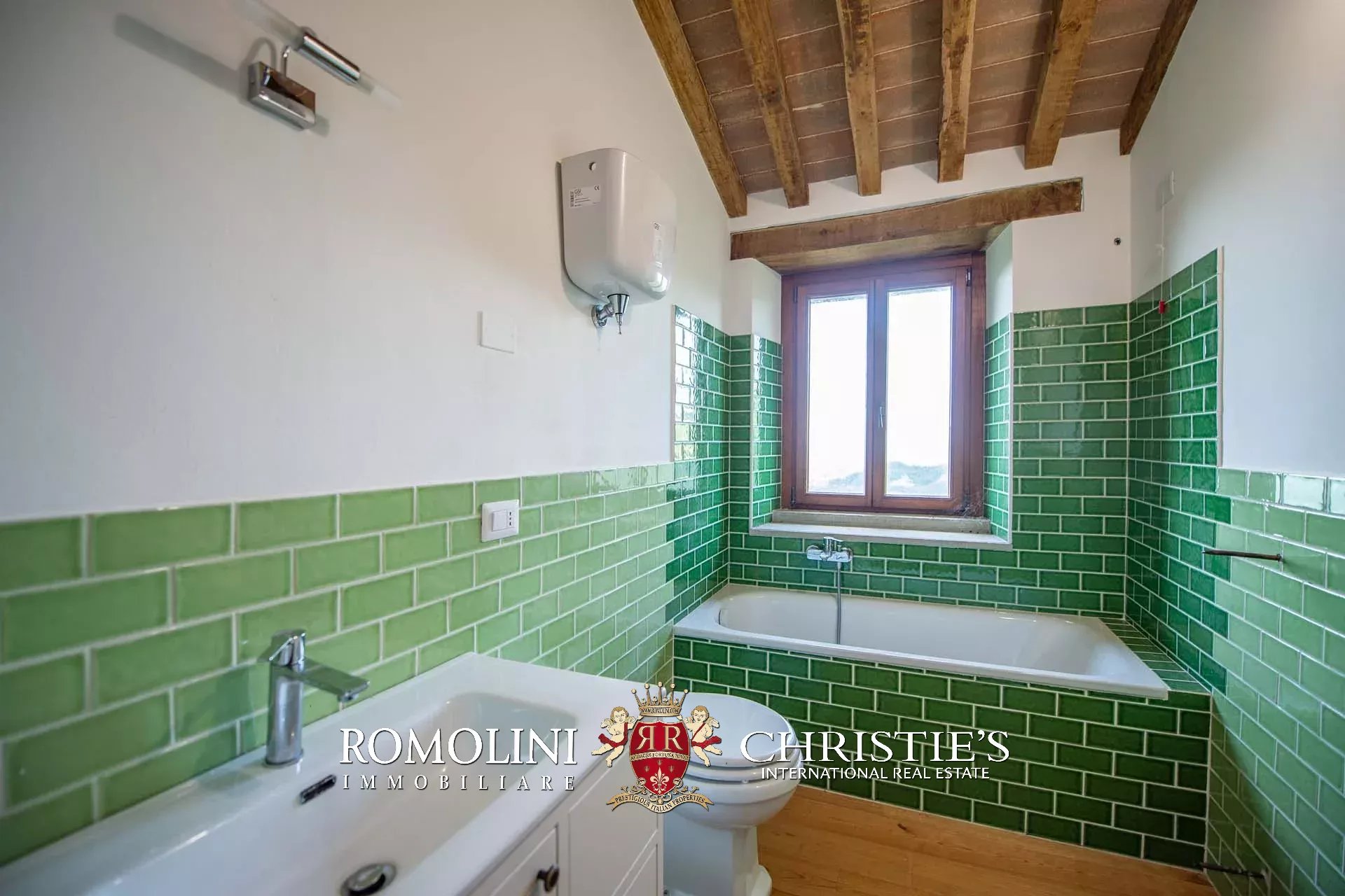8 Bedroom Villa/Townhouse's Image 66