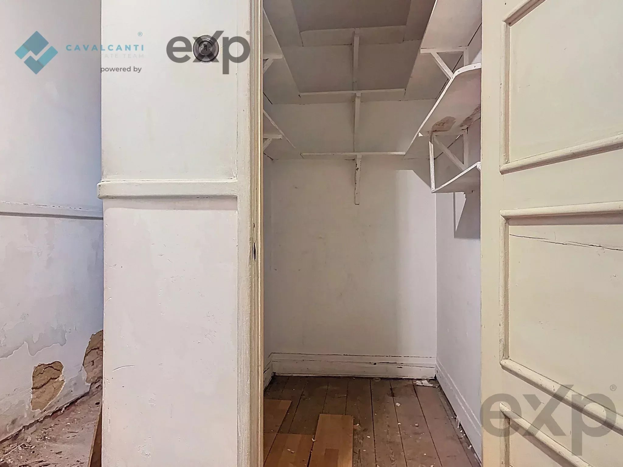 3-bedroom with charm and patio for renovation – Lisbon 86916807 image 28