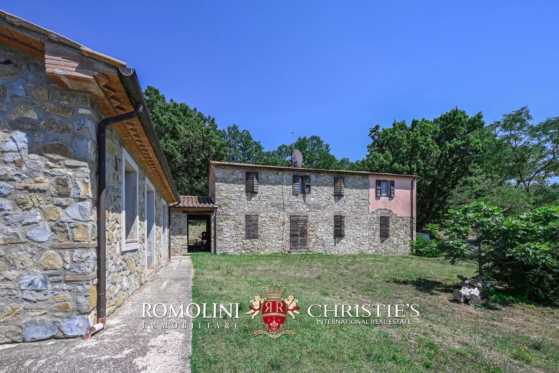6 Bedroom Vineyard's Image 22