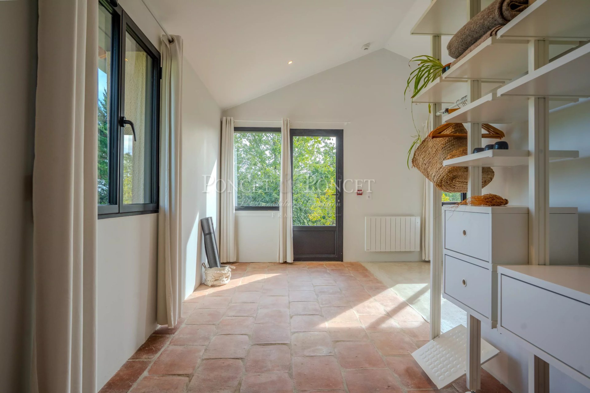 18 Bedroom Villa/Townhouse's Image 19