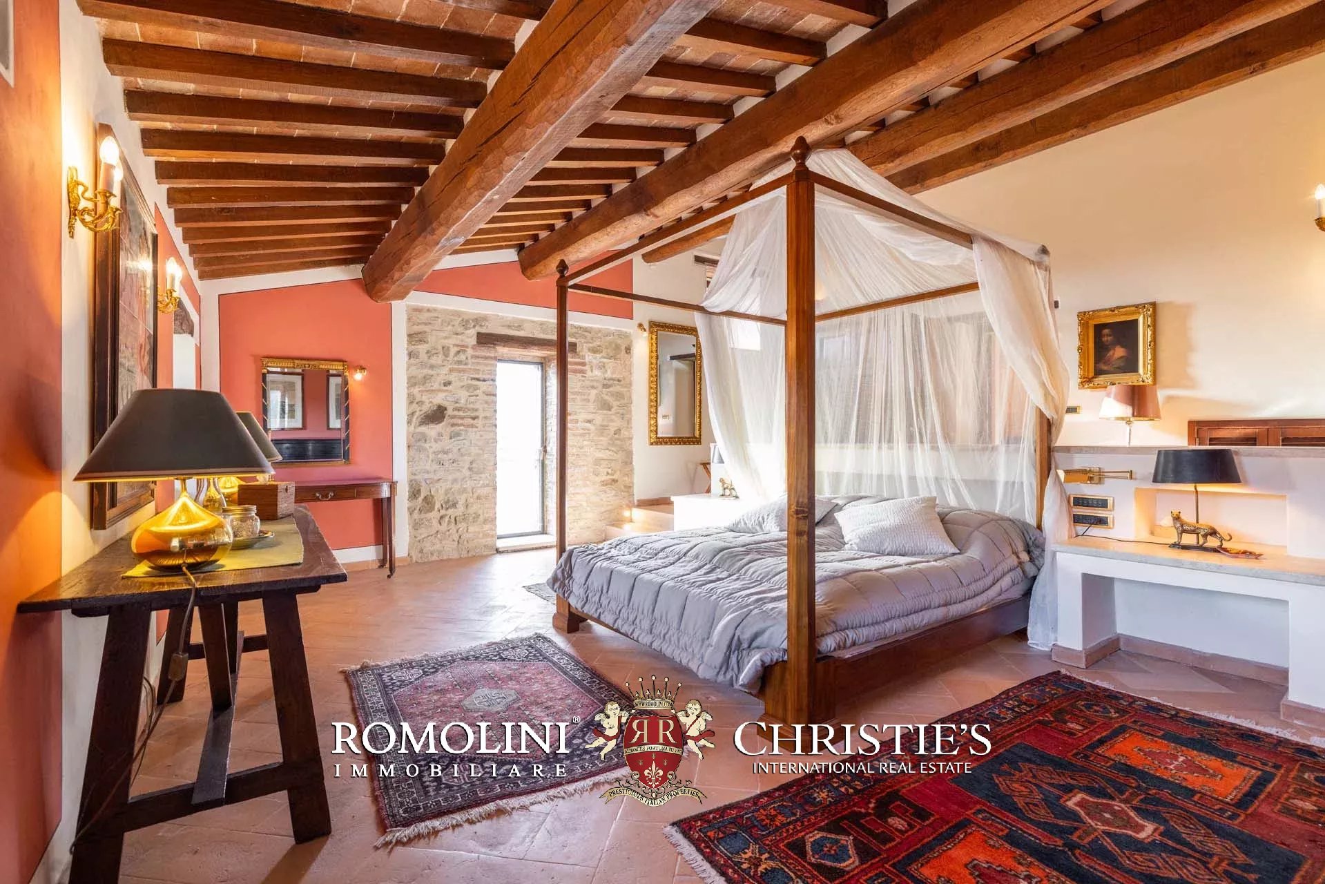 10 Bedroom Villa/Townhouse's Image 117