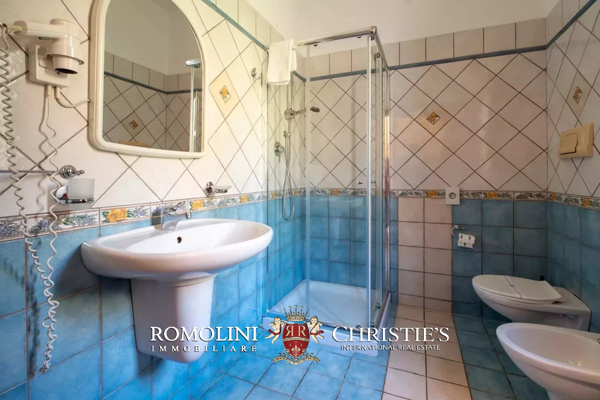 10 Bedroom Villa/Townhouse's Image 27
