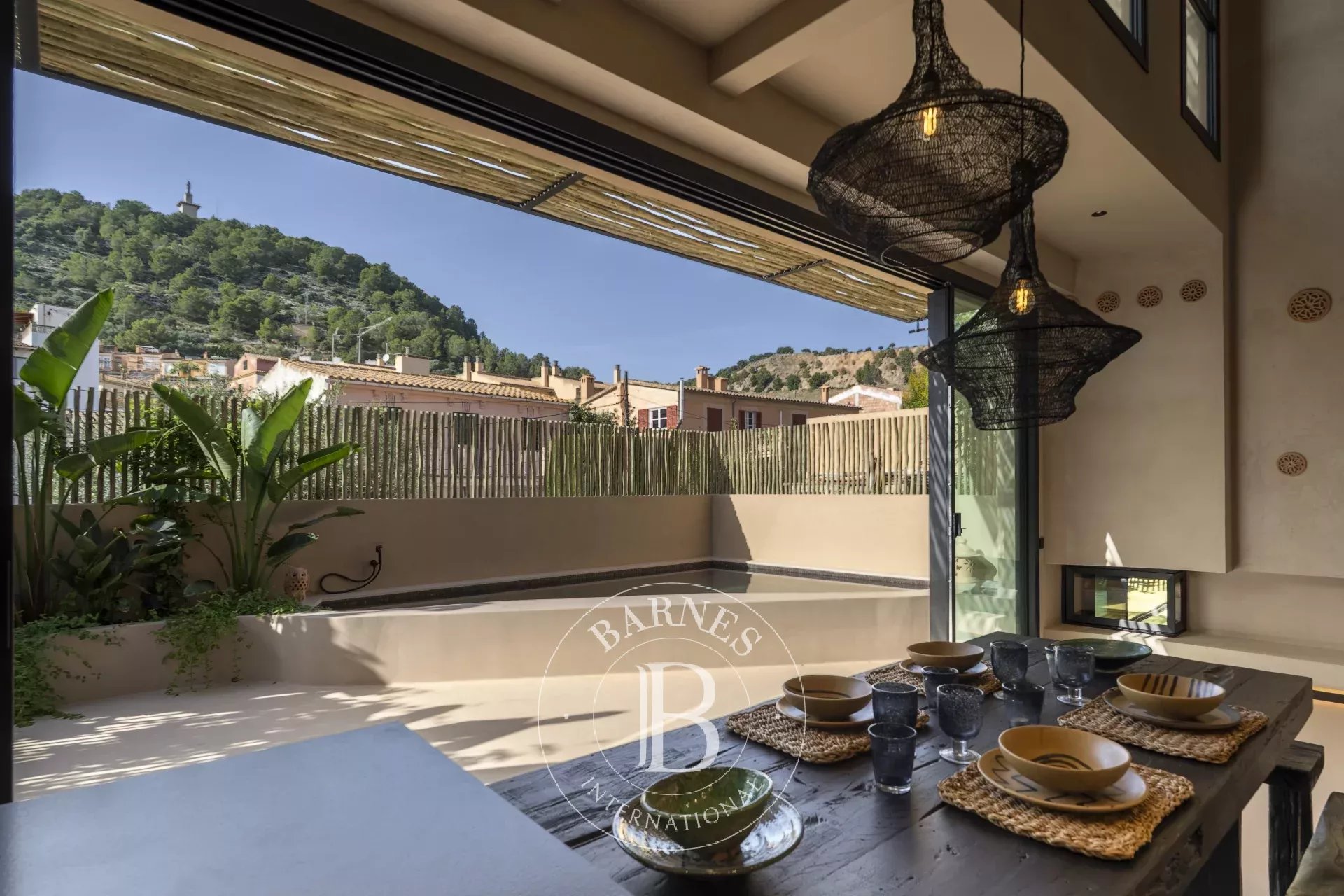 Residencia Moderna de Dos Dormitorios con Piscina Privada en Génova, Palma