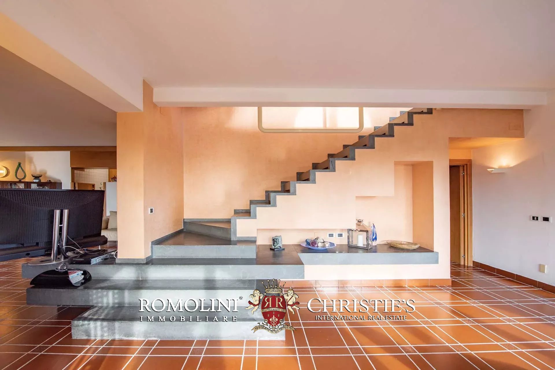 5 Bedroom Villa/Townhouse's Image 45