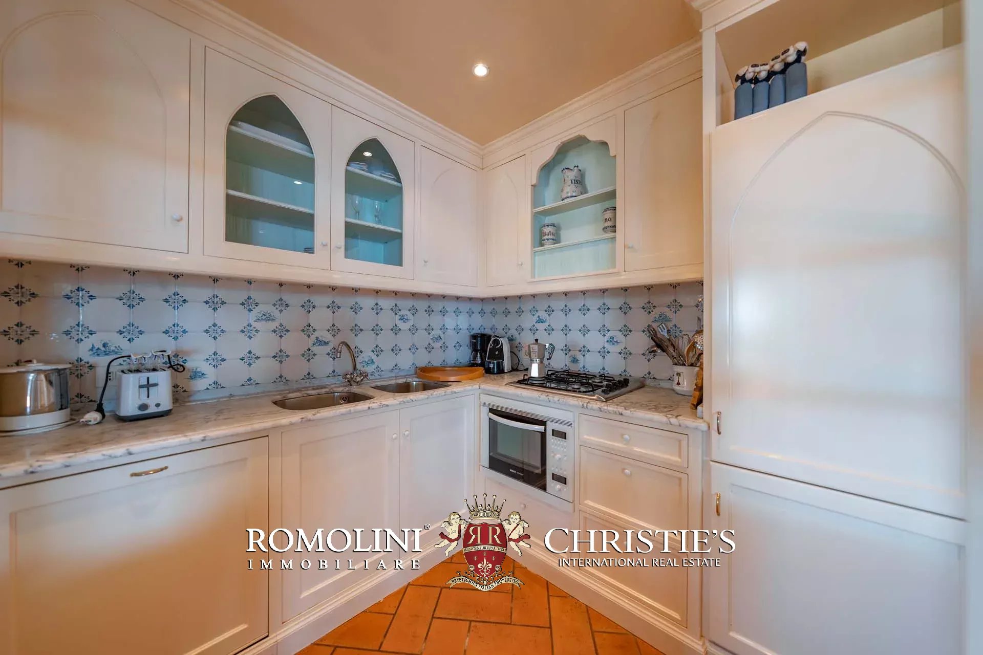11 Bedroom Villa/Townhouse's Image 127