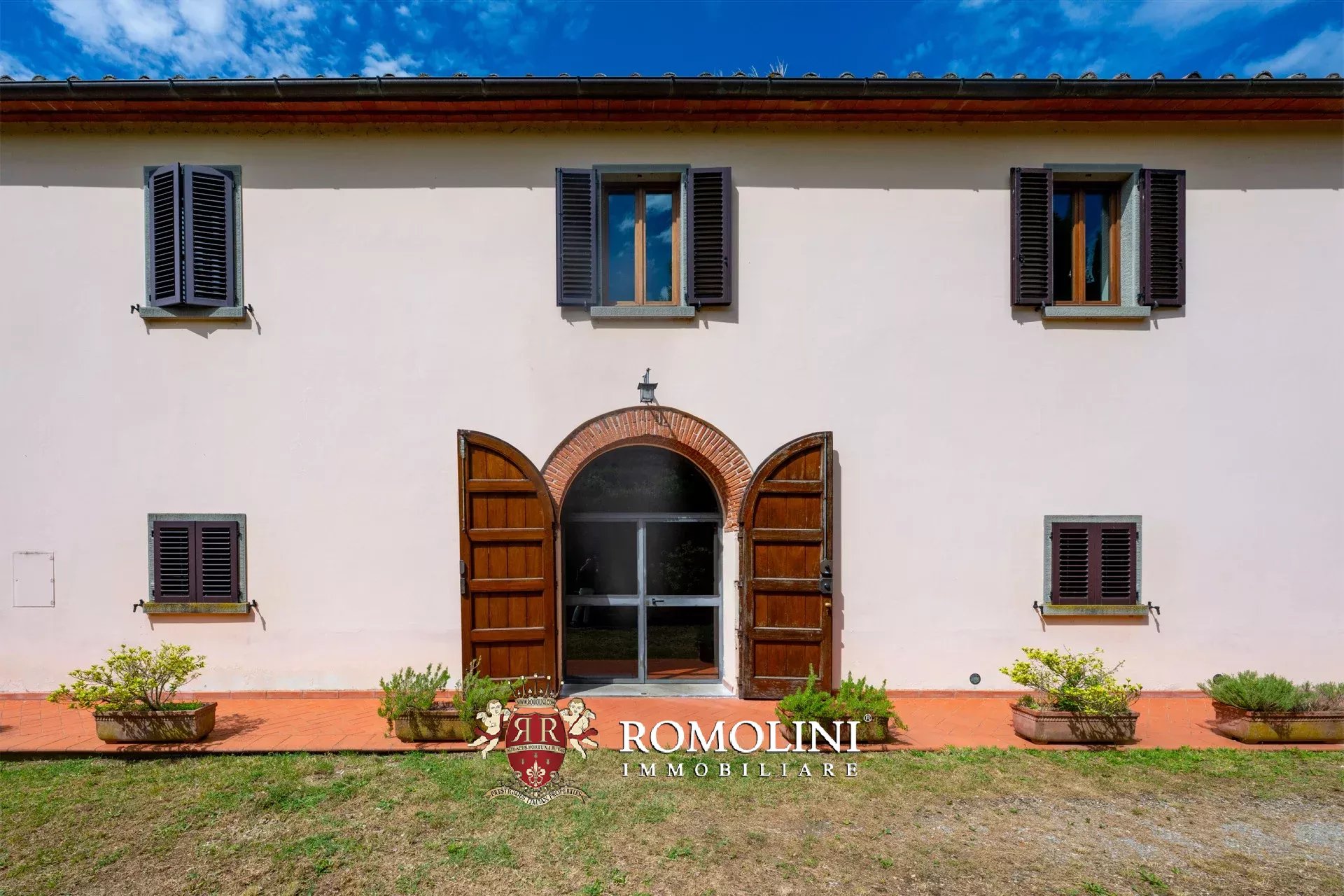 6 Bedroom Villa/Townhouse's Image 13