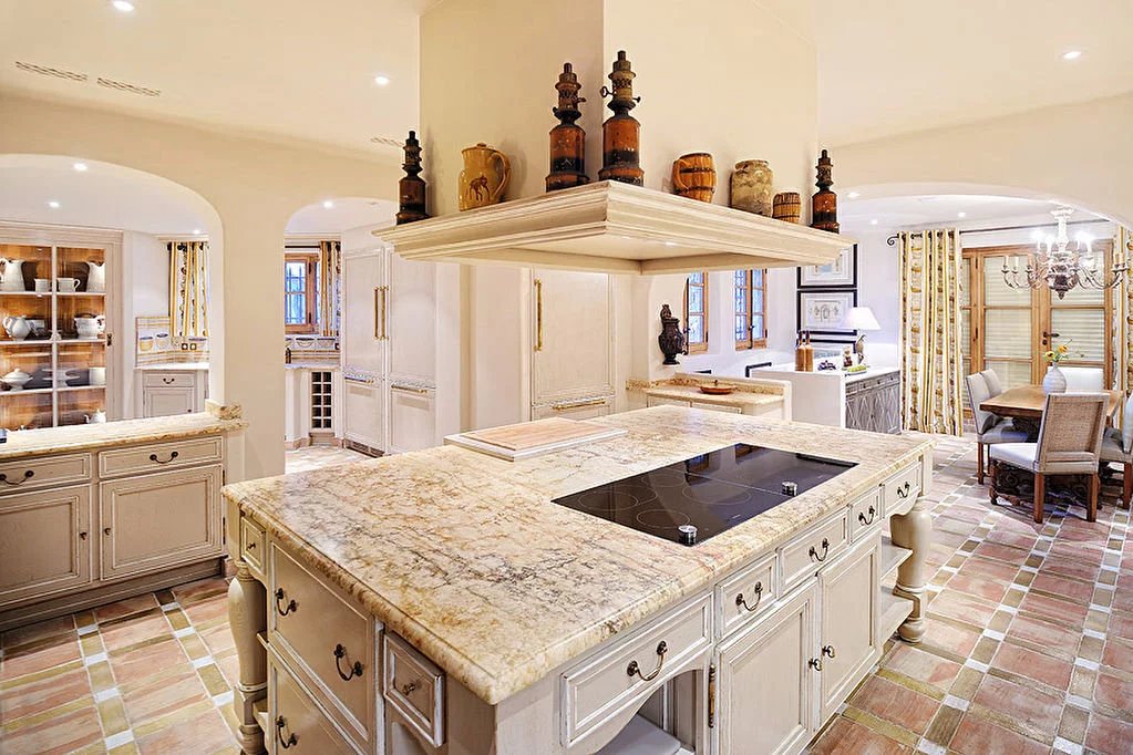 Cuisine Îlot de cuisine Carrelage Lustre