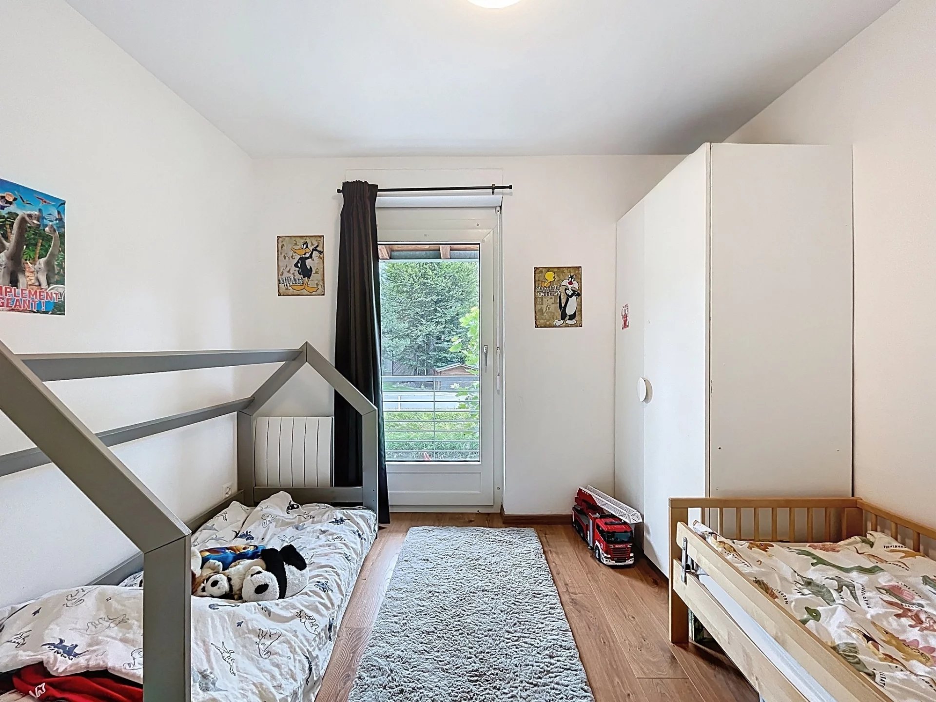 Charmante villa contiguë avec grand jardin