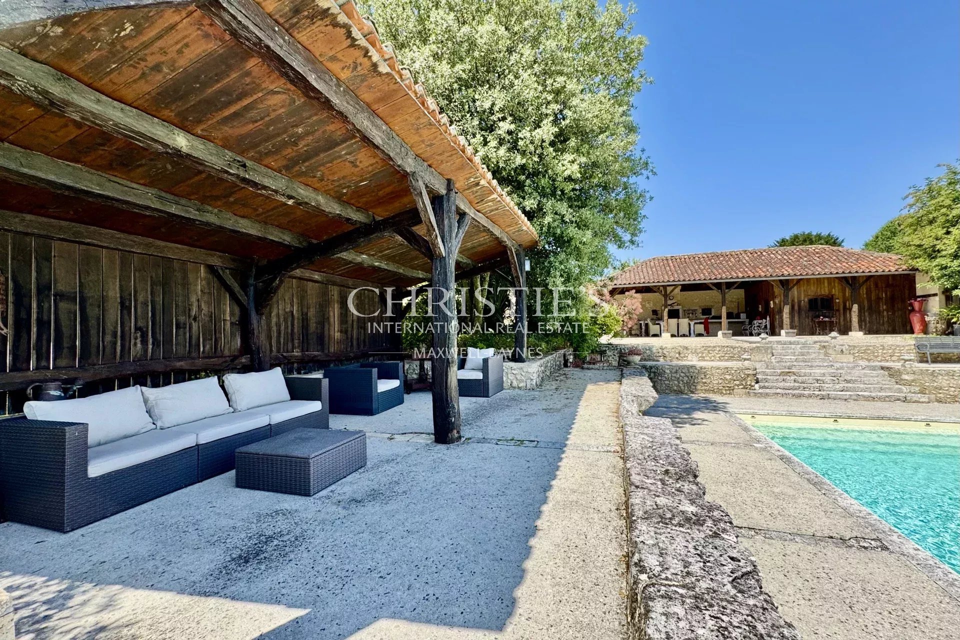 14 Bedroom Villa/Townhouse's Image 8