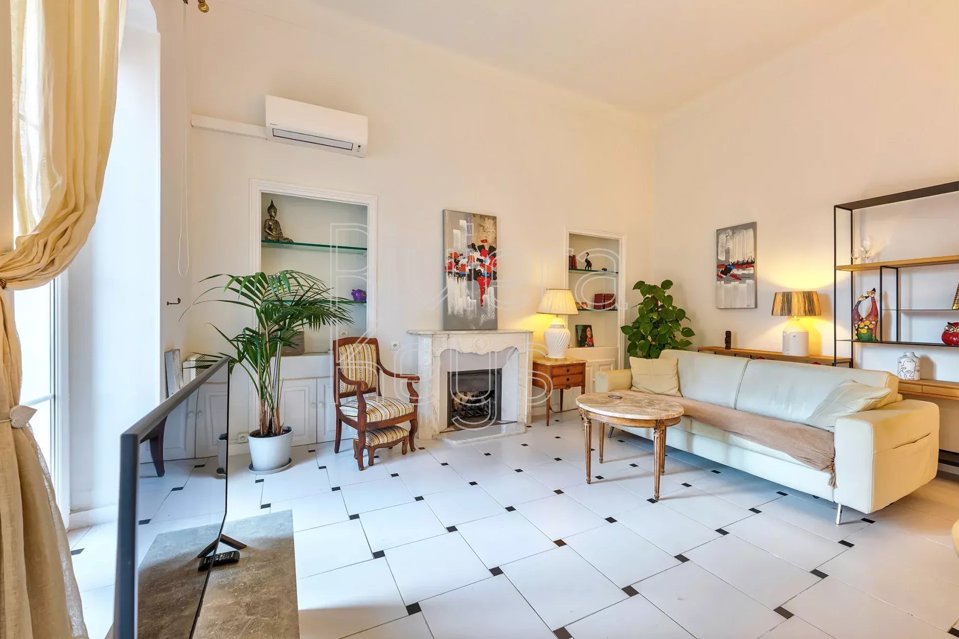 NICE Carré d'Or: Stunning 2-Bedroom Apartment with Balcony