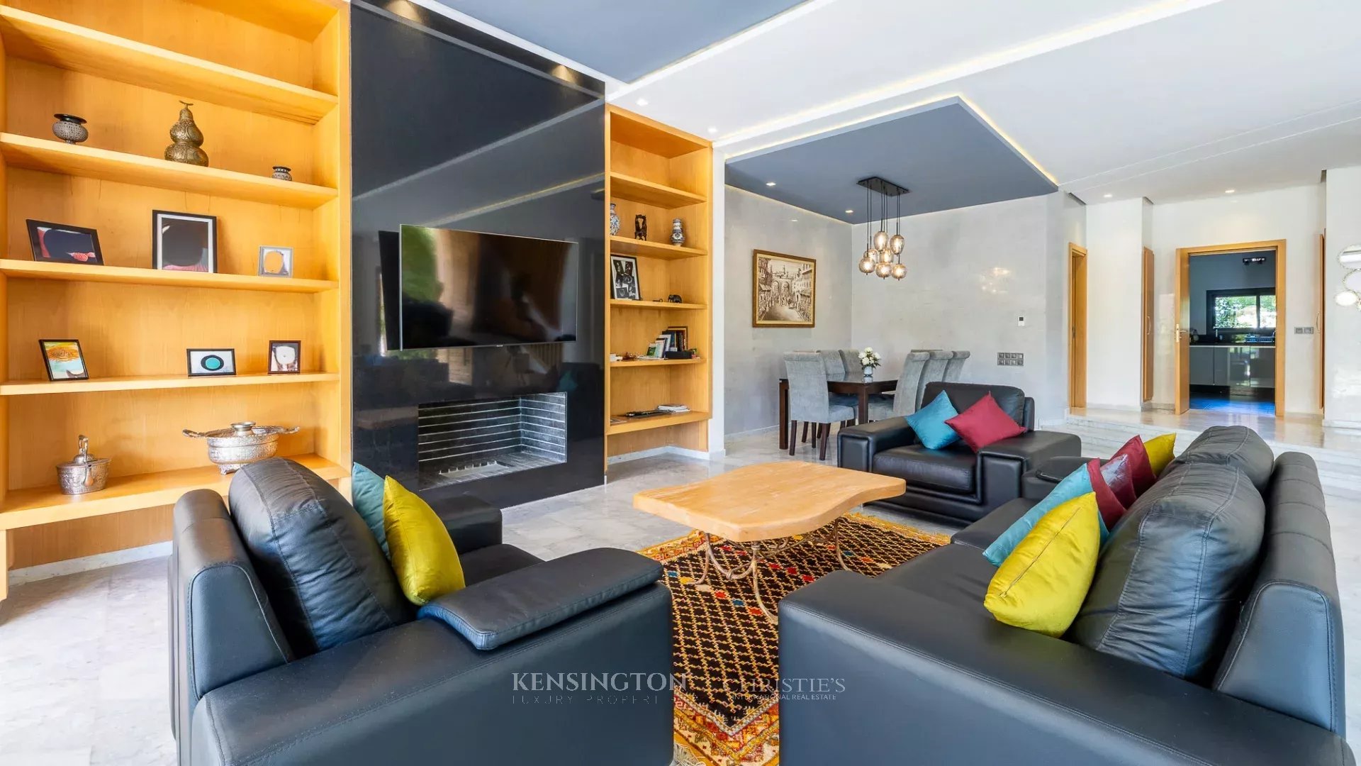 6 Bedroom Villa/Townhouse's Image 3