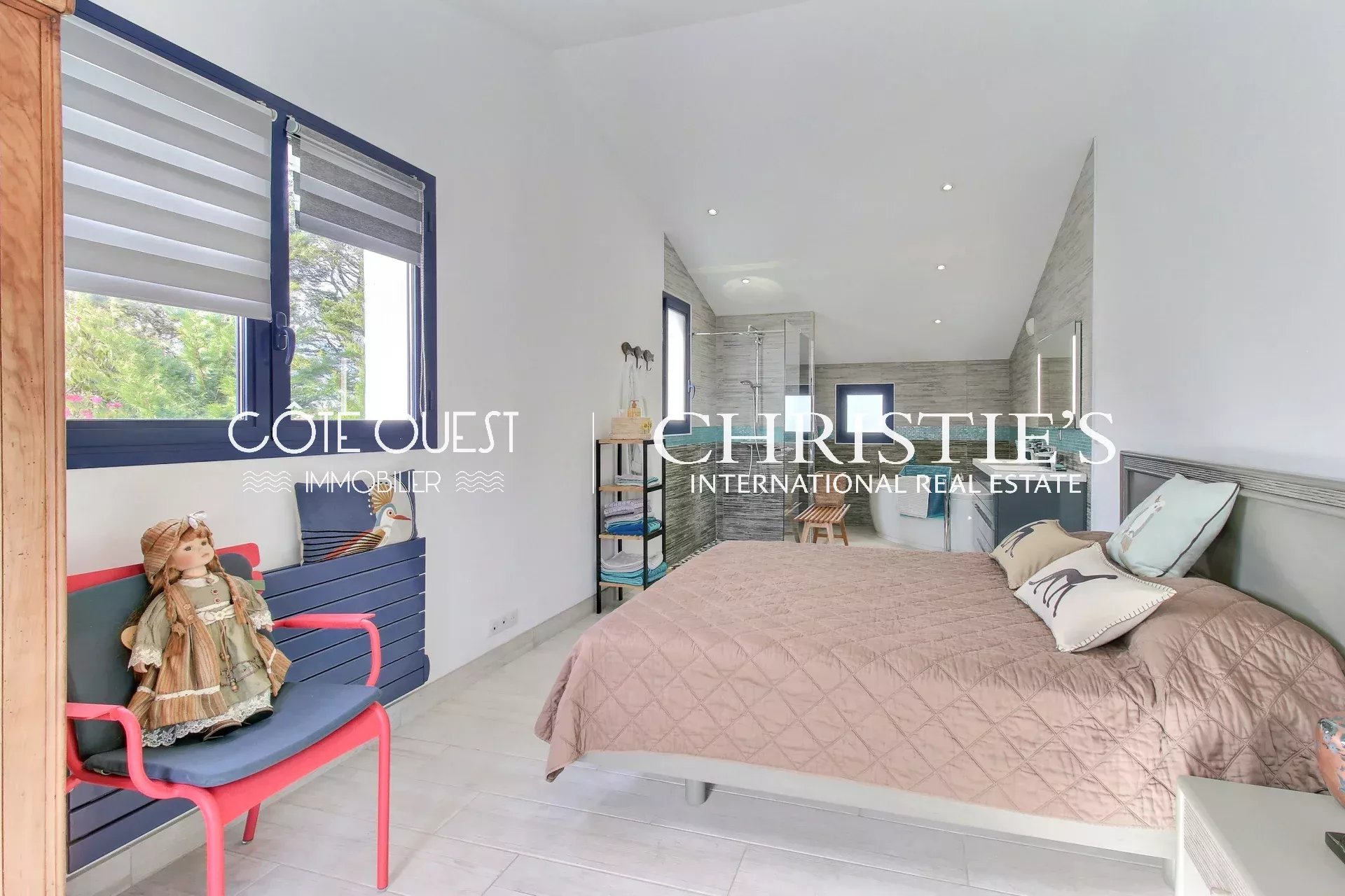 4 Bedroom Villa/Townhouse's Image 11