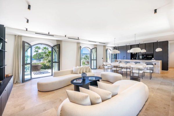 Seafront Luxury Villa in Cap d'Antibes | Exceptional Family Estate — photo 5