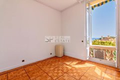 Large 2 p panoramic sea view city centre — photo 7 of 7