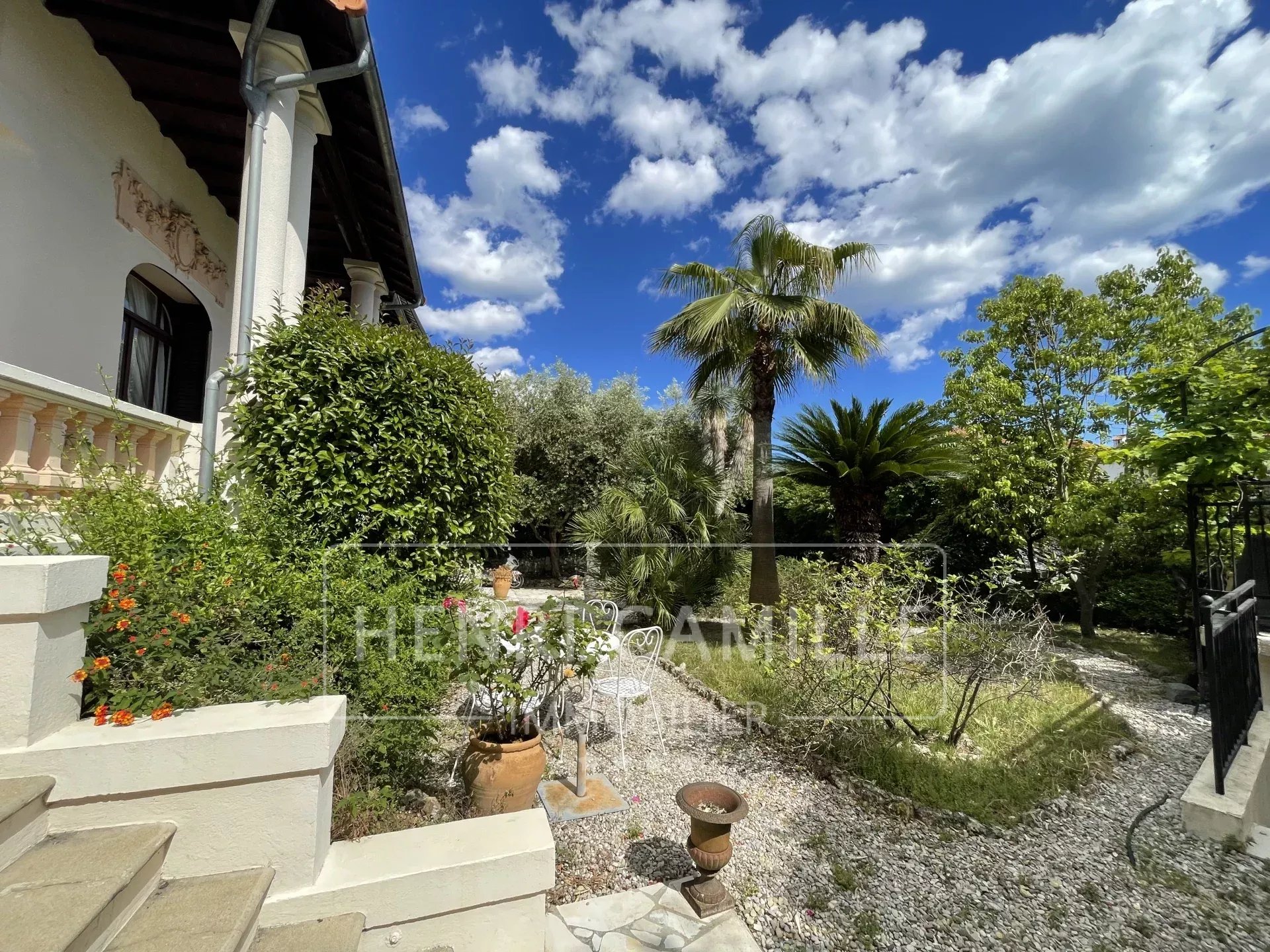 Agence immobilière de 