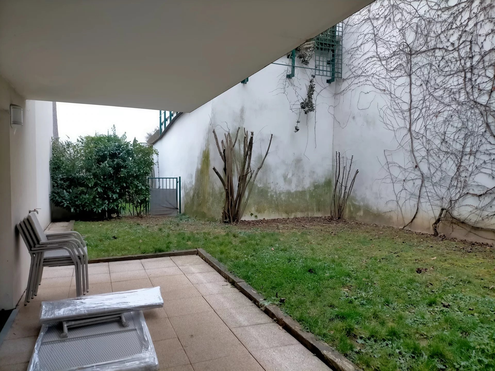 511802 Location Oullins