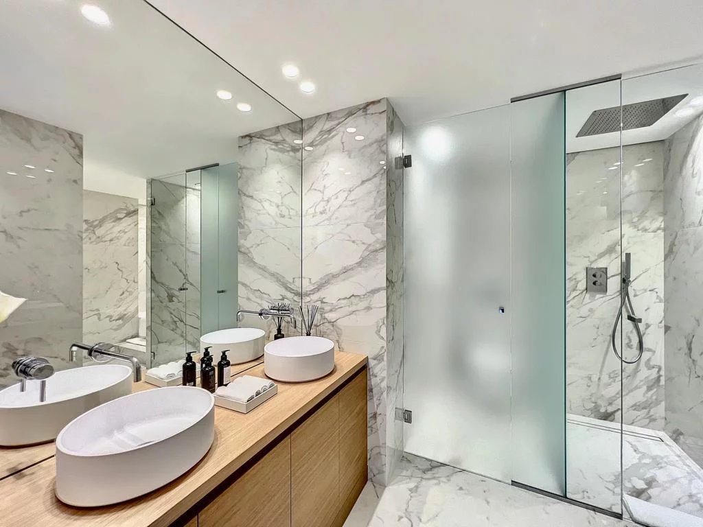 Image of Apartment - 3 Bedrooms - 1 Bathrooms for Sale in Alpes-Maritimes-Cannes-France, Image 10