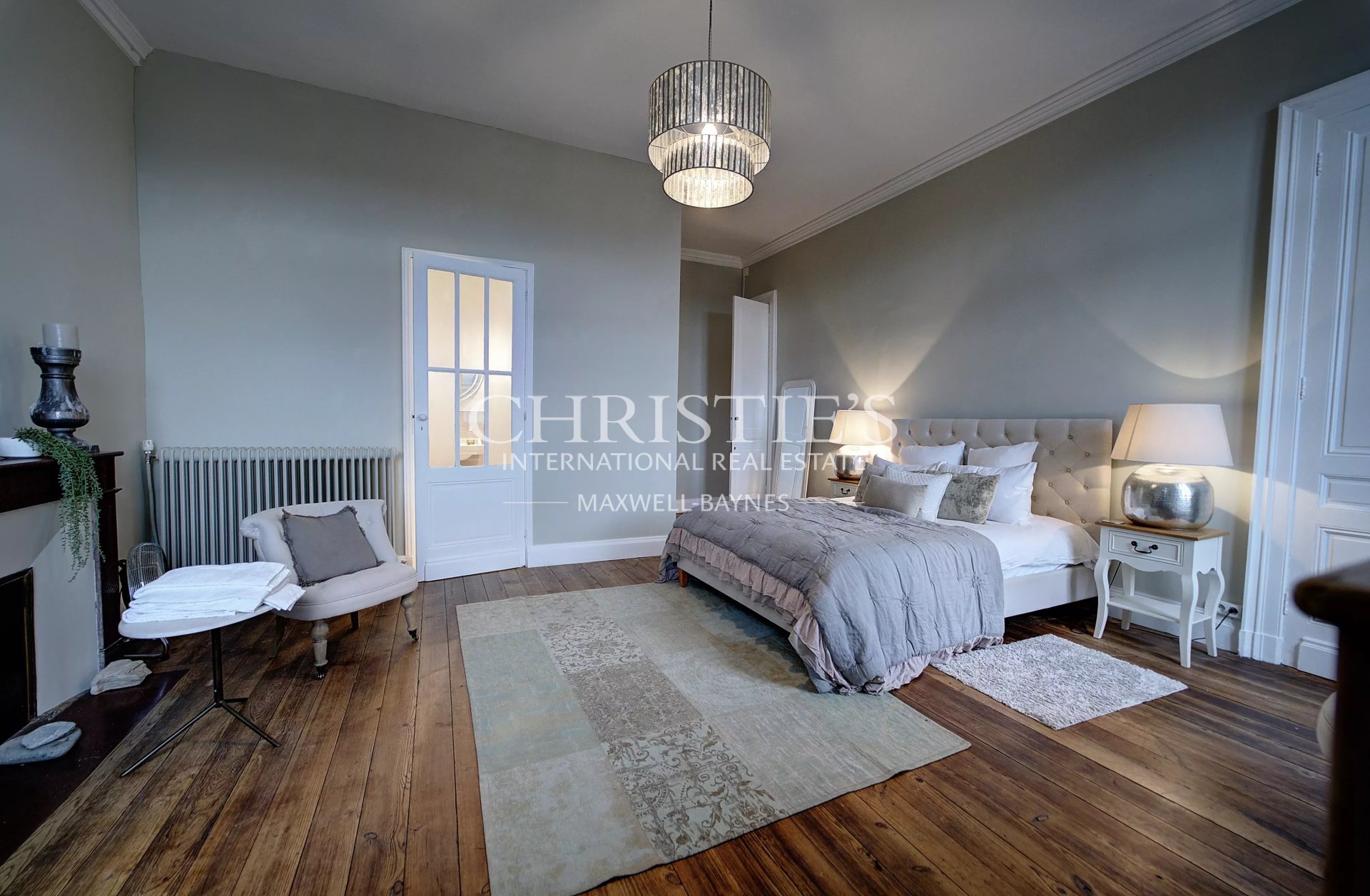 10 Bedroom Villa/Townhouse's Image 20